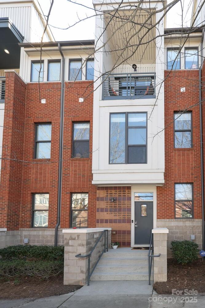 530 N Mcdowell Street Property Photo
