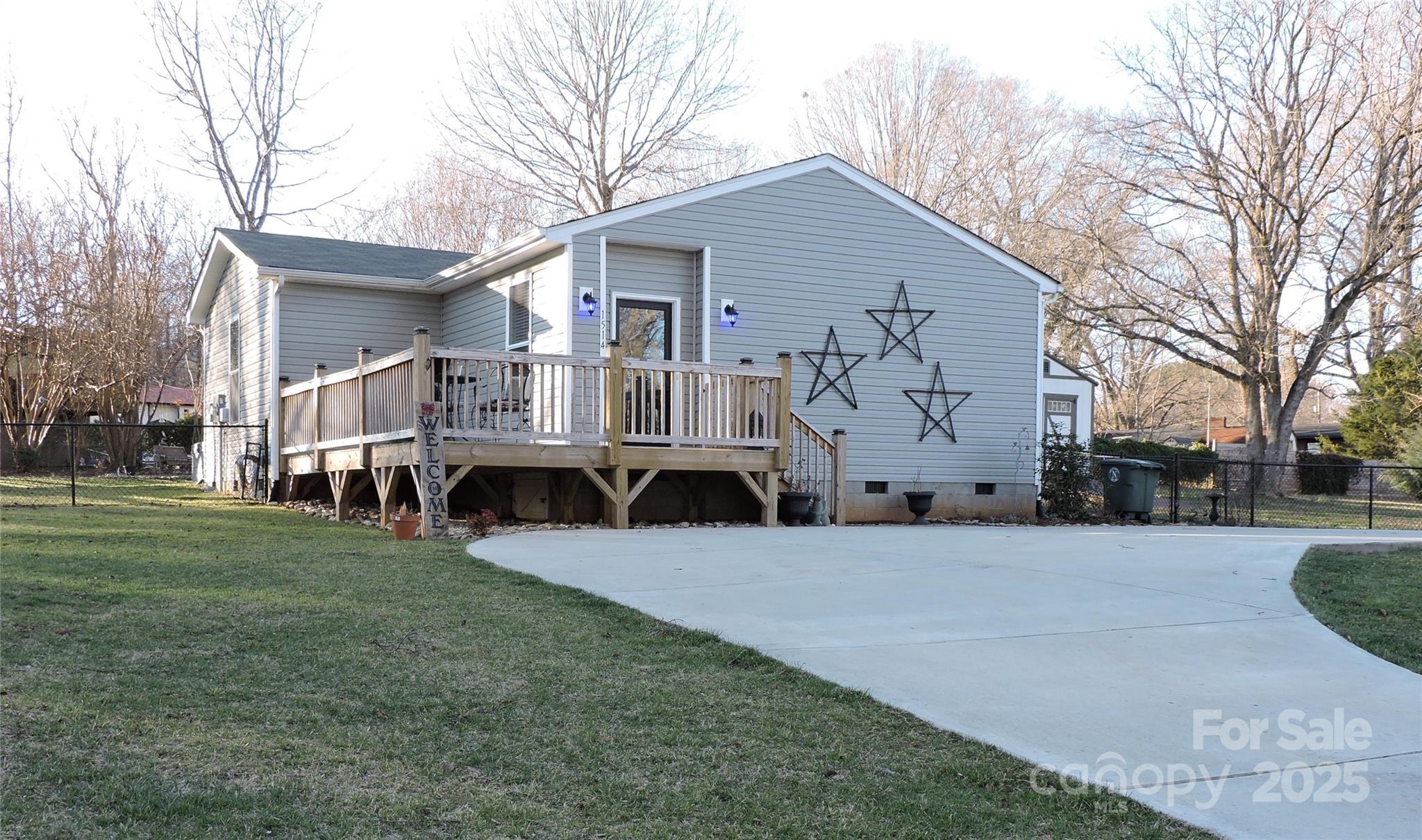 1514 Robin Road Property Photo