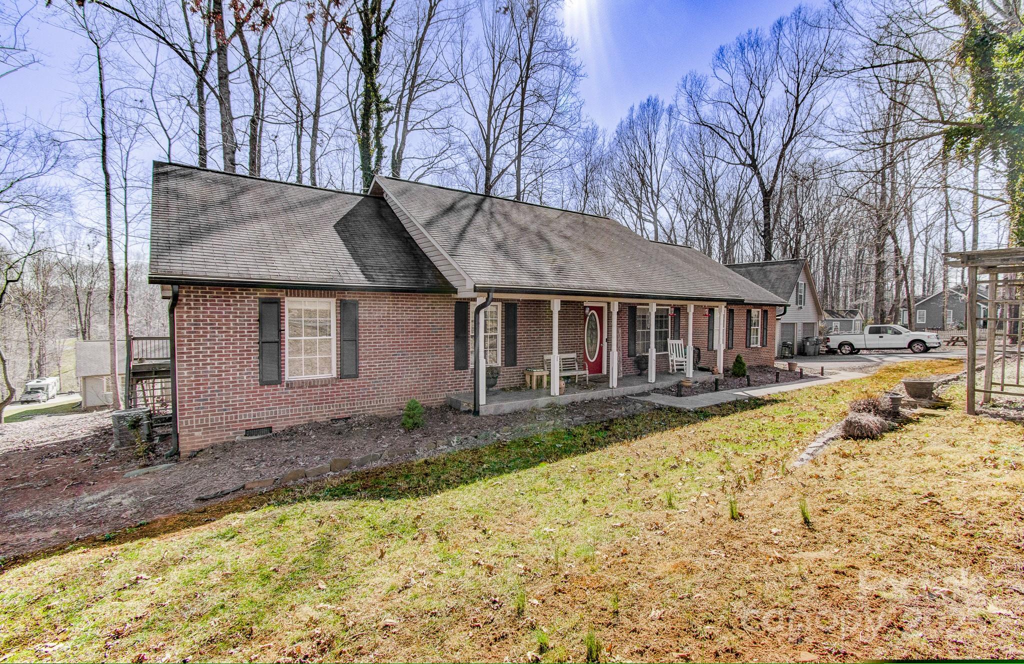 1756 Wellington Avenue Property Photo