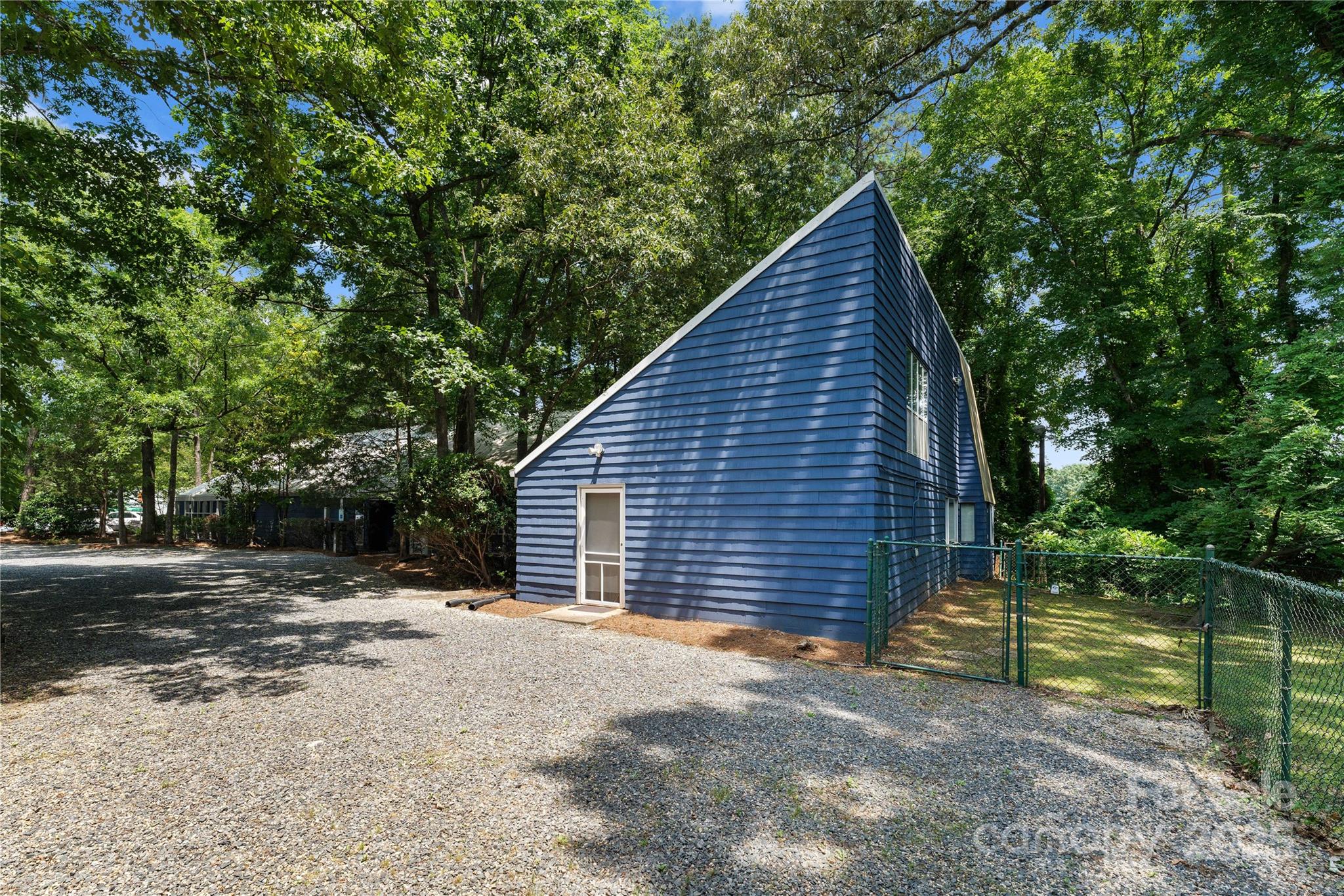 1346 Hill Road Property Photo 2