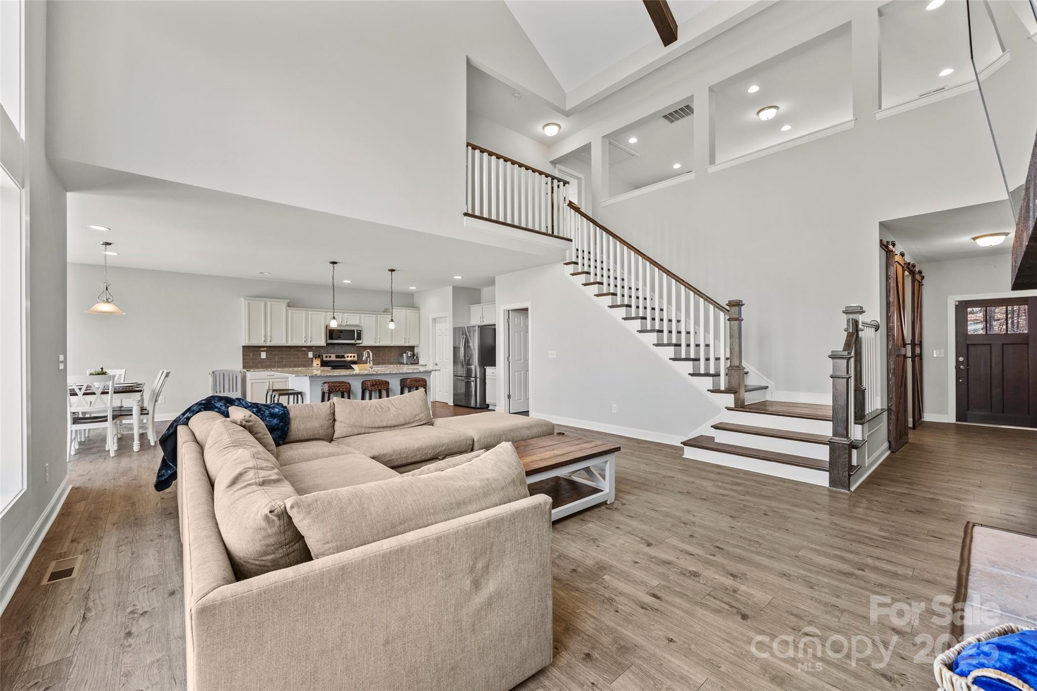 13701 Petworth Court Property Photo 4