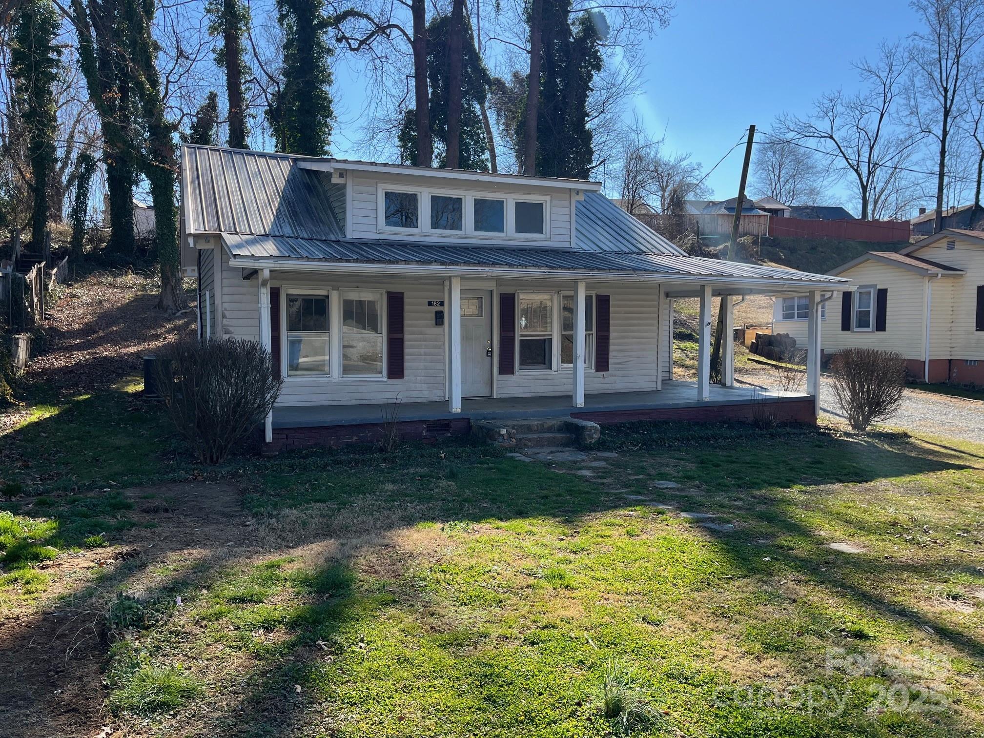 182 Maple Avenue Property Photo