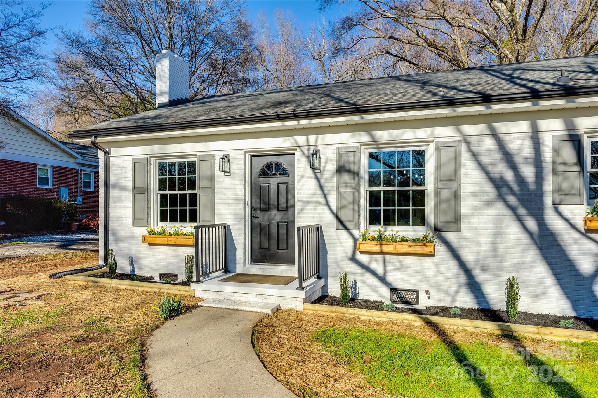 1865 Woodland Drive Property Photo