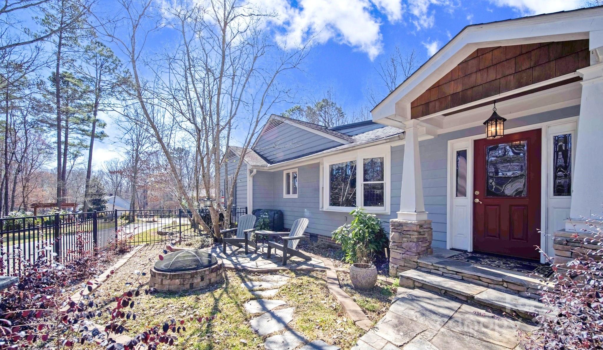 549 Briarwood Lane Property Photo