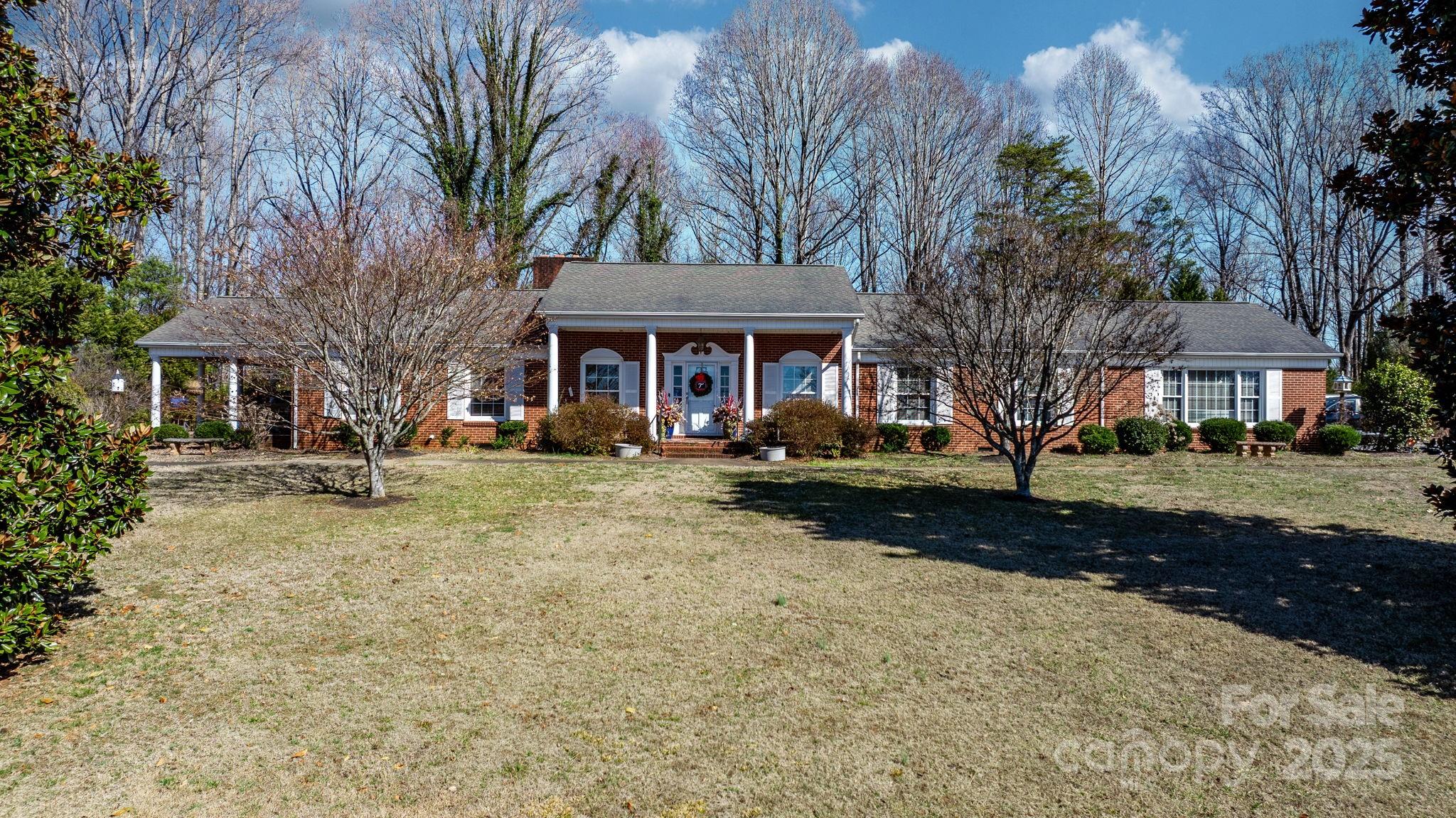 101 Country Club Drive Property Photo