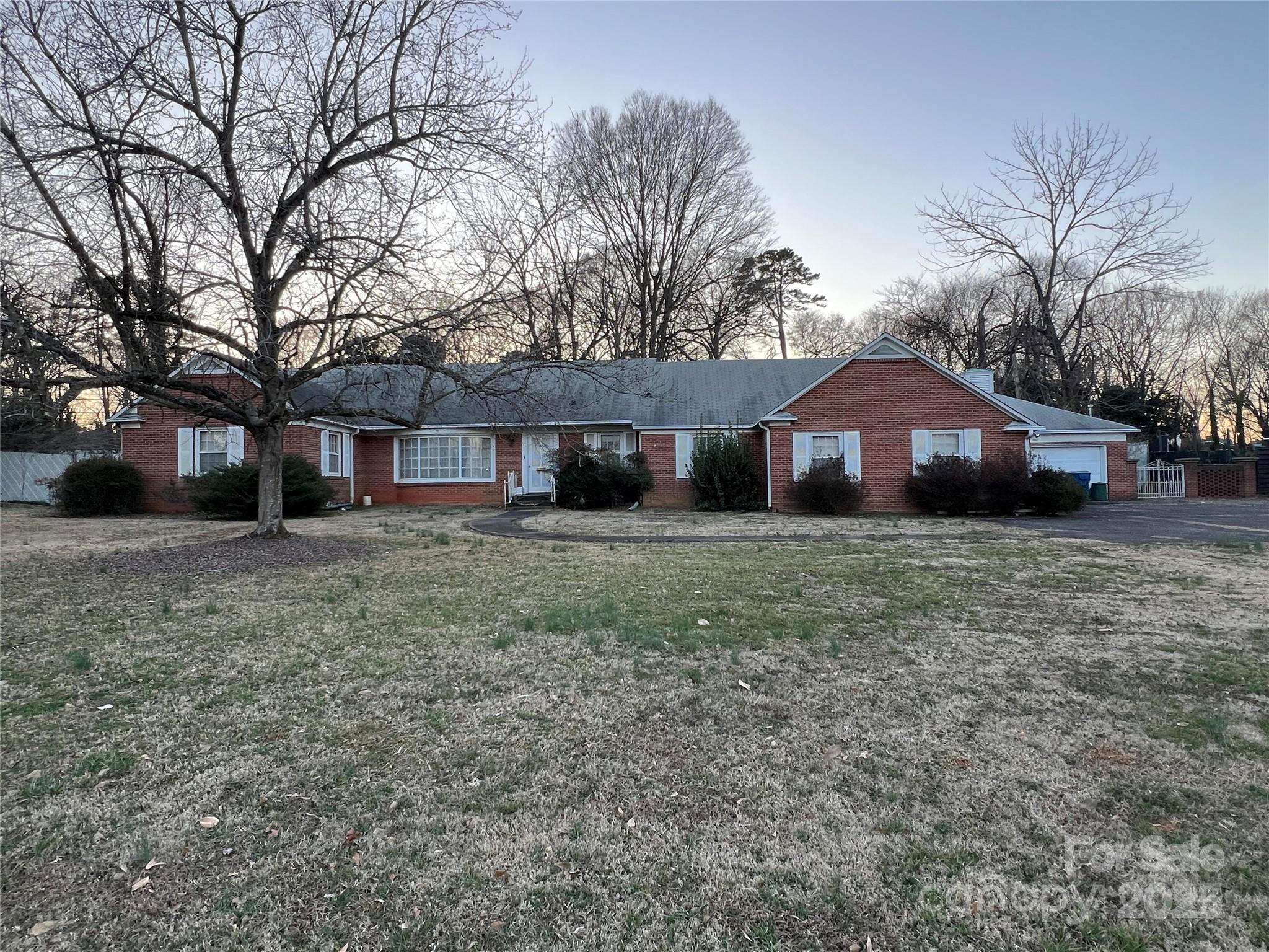 103 N Hawthorne Street Property Photo