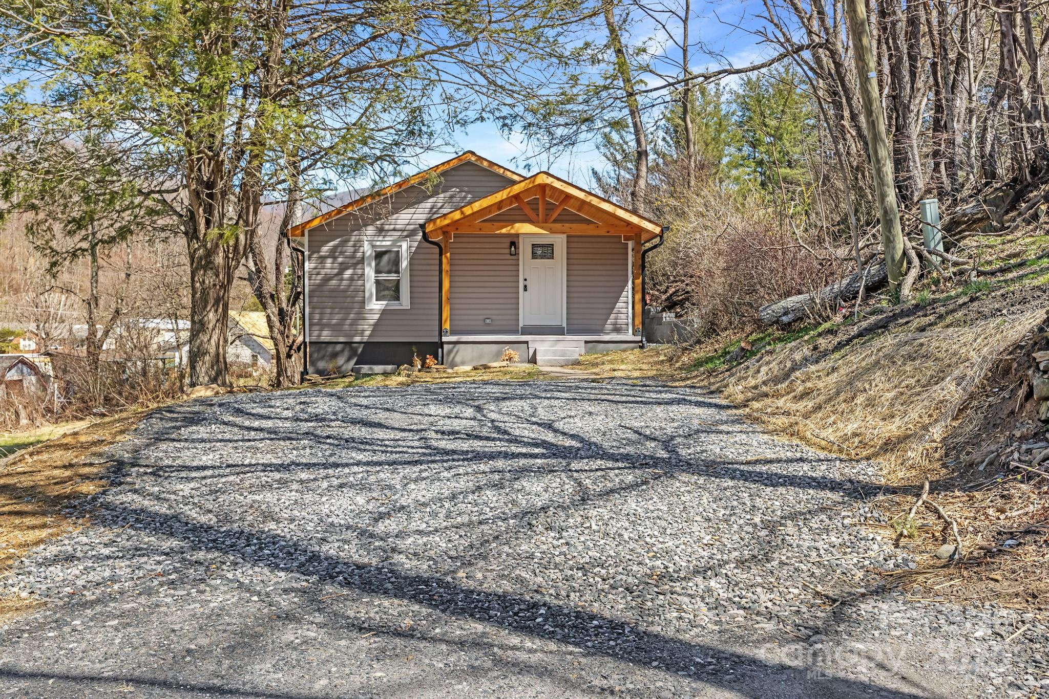 267 Claybank Road Property Photo