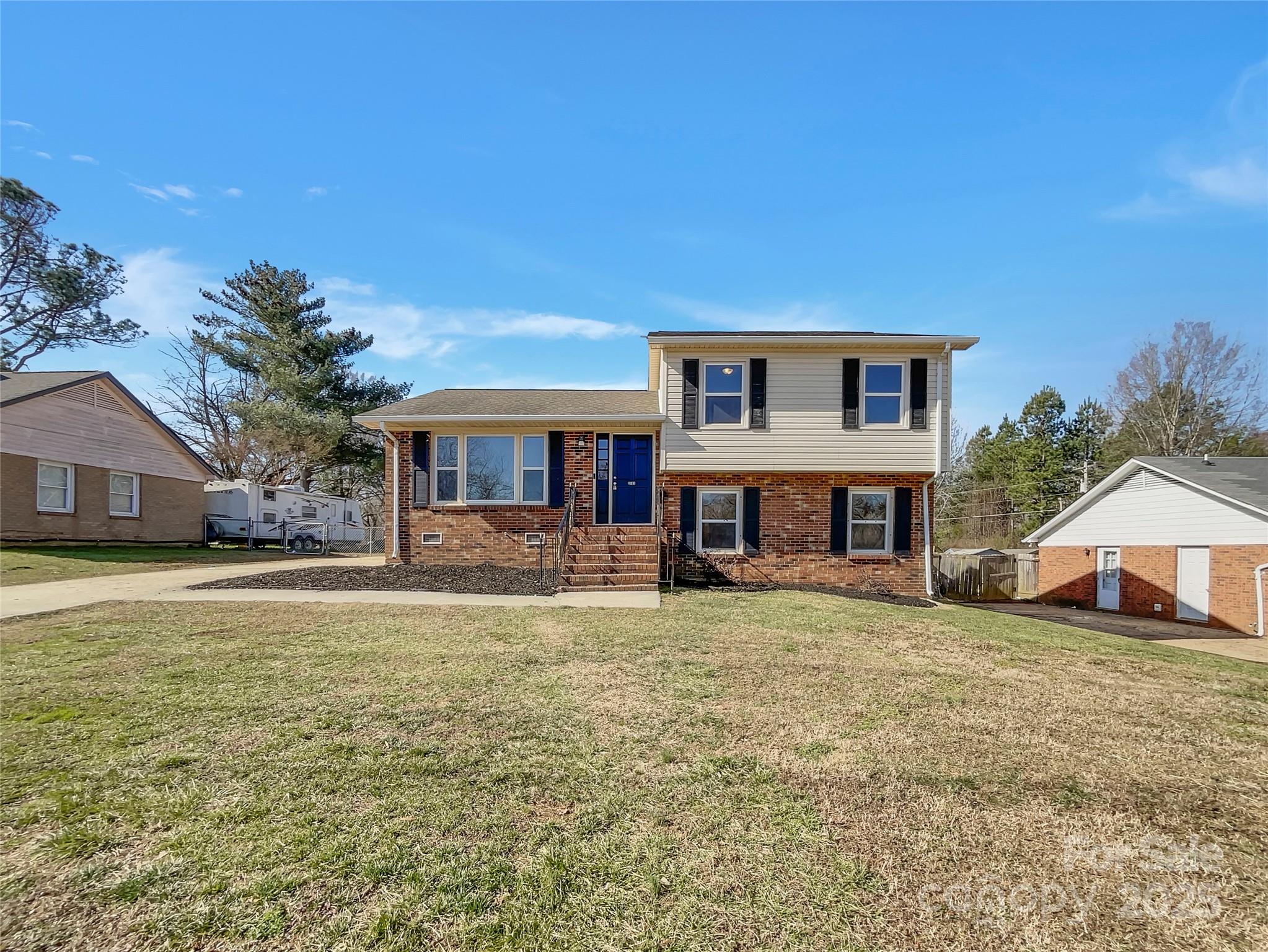 8103 Idlewild Road Property Photo