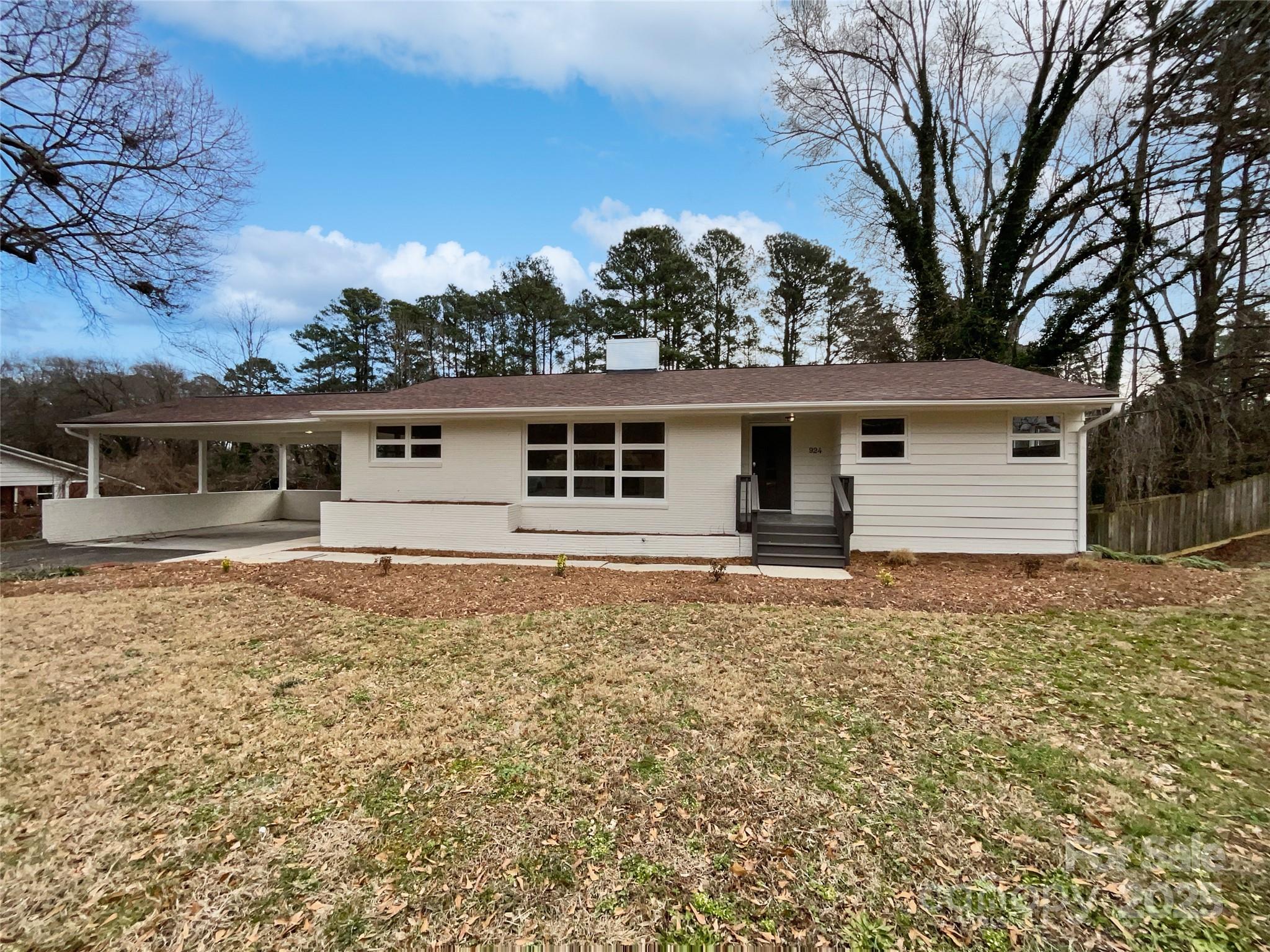 924 Springdale Lane Property Photo