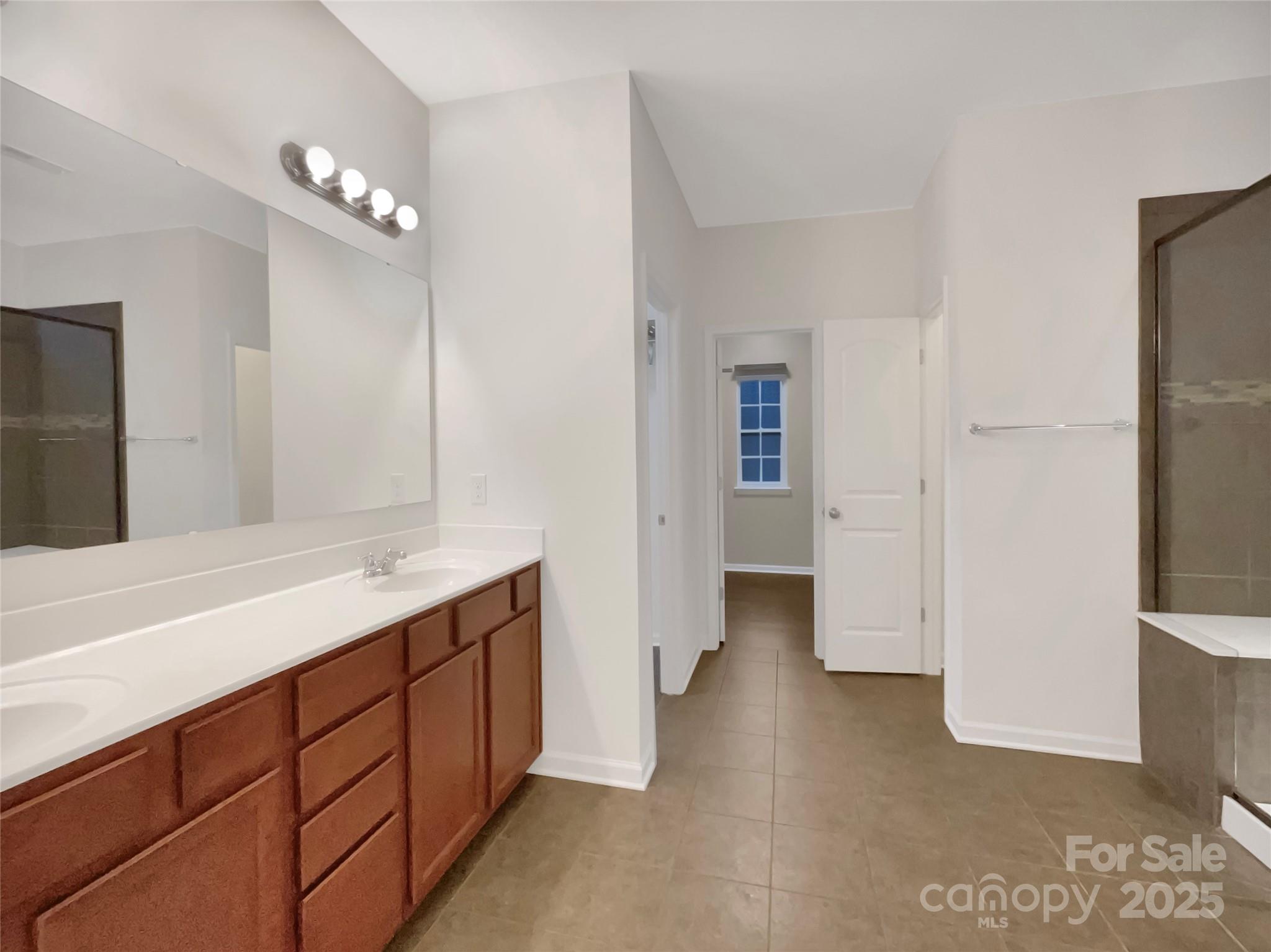 705 Old Cove Road Property Photo 7