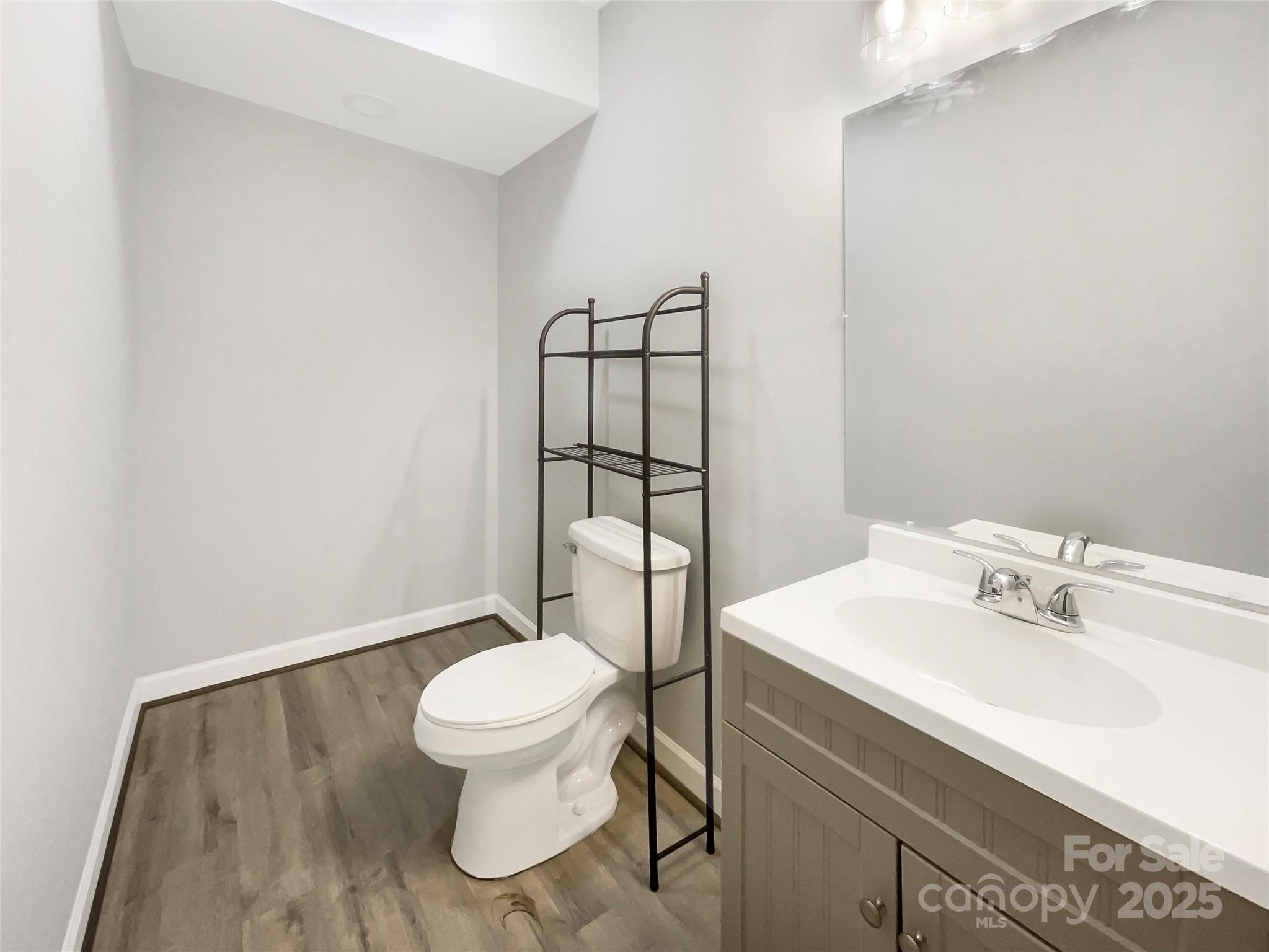 705 Old Cove Road Property Photo 24