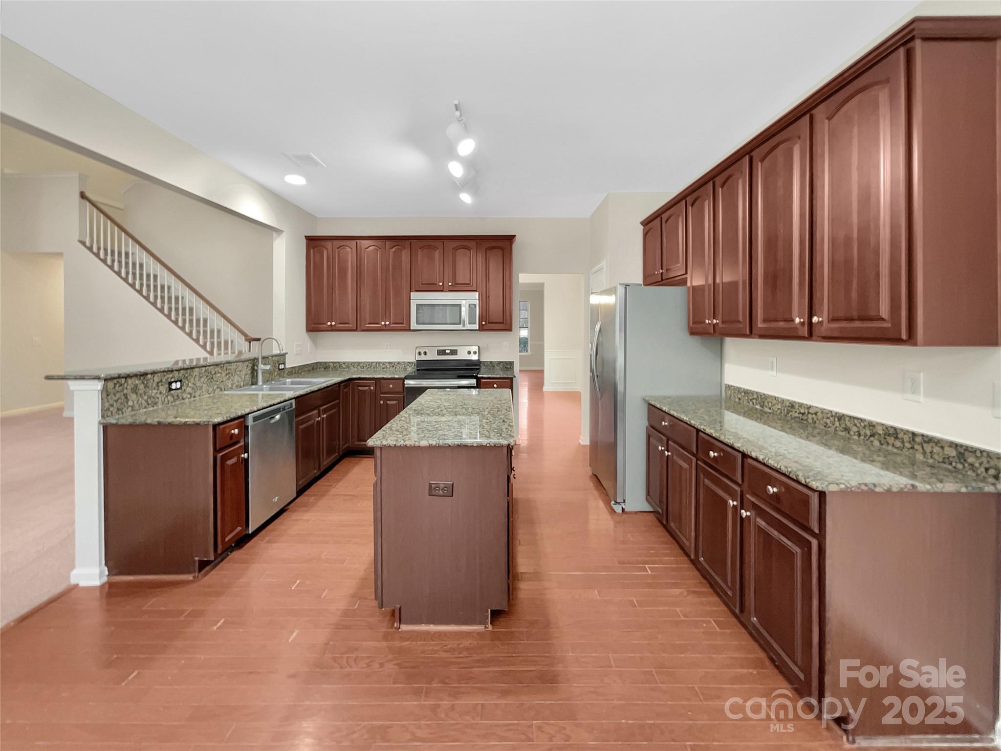 5002 Fine Robe Drive Property Photo 17