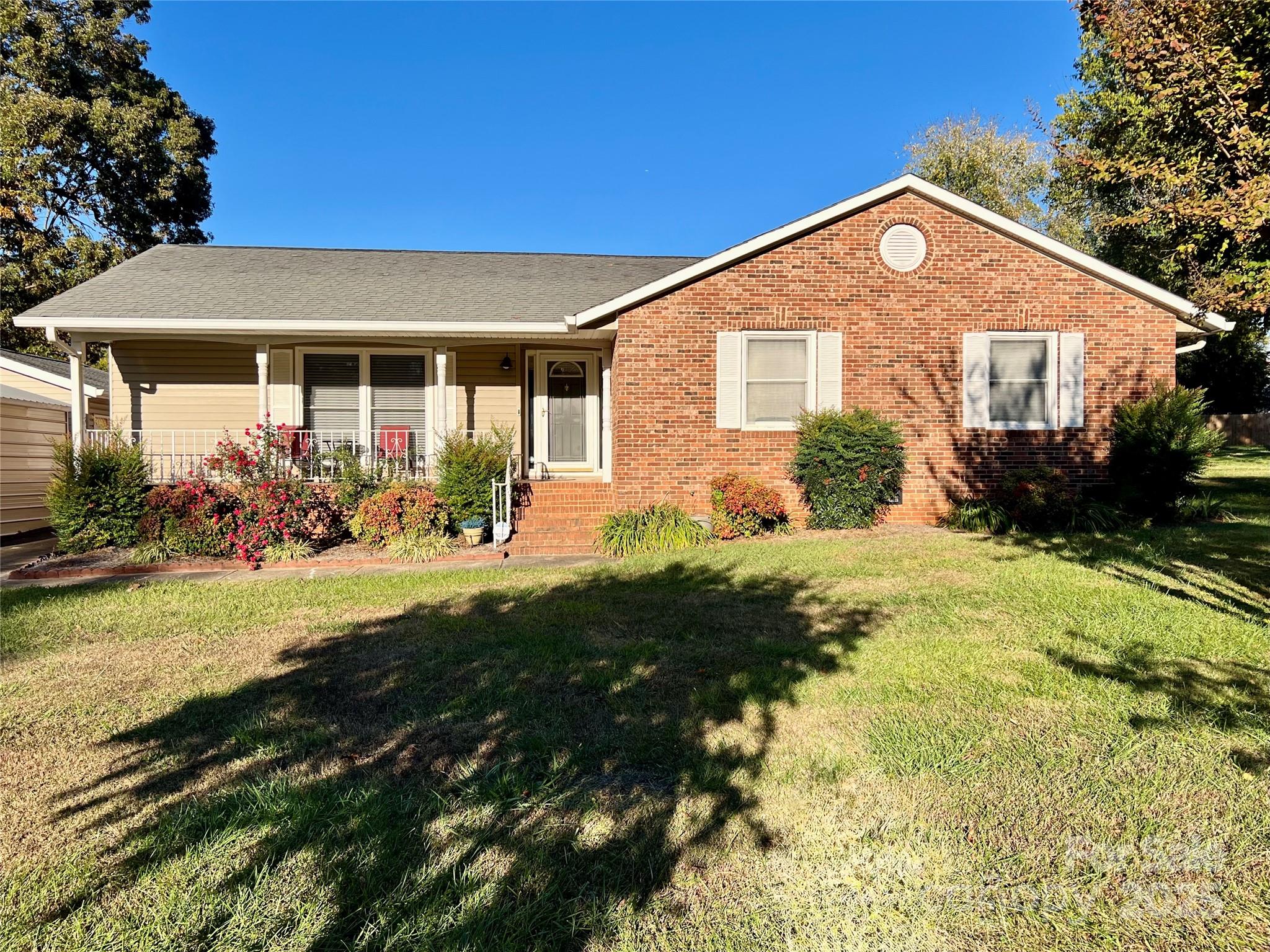 9026 Longview Drive Property Photo 1