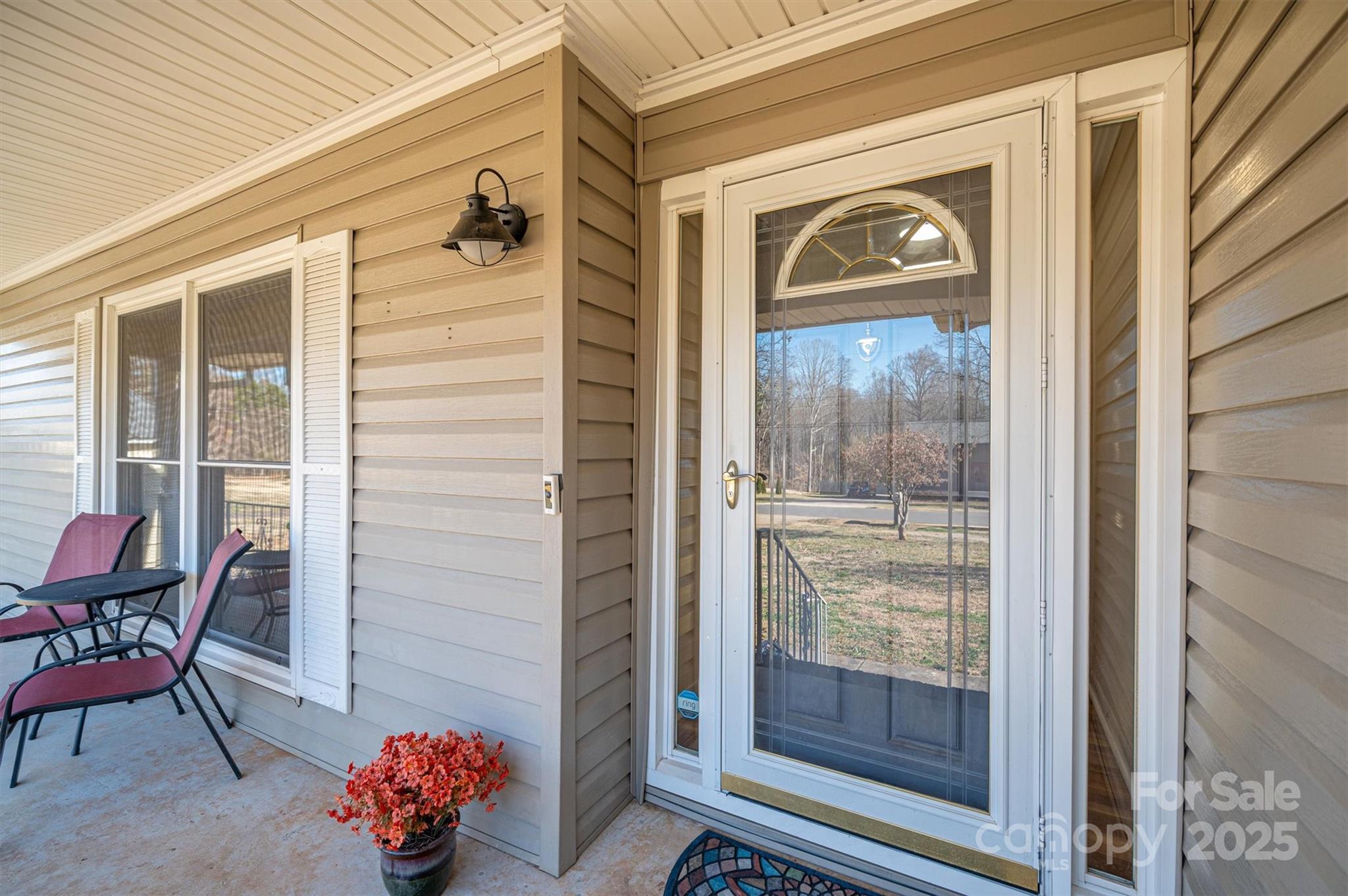 9026 Longview Drive Property Photo 3