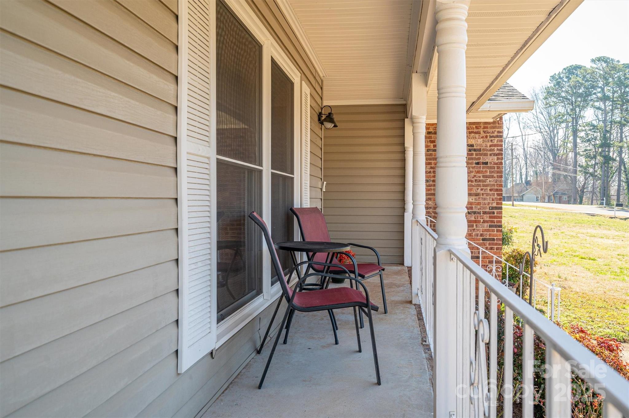 9026 Longview Drive Property Photo 4