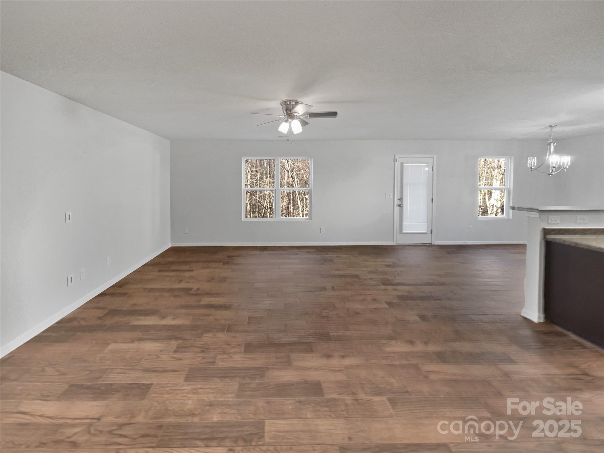 121 Woodbridge Circle Property Photo 3