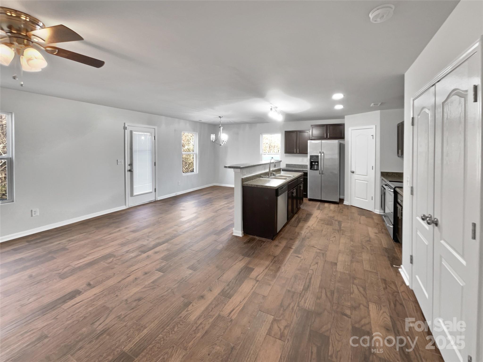 121 Woodbridge Circle Property Photo 10