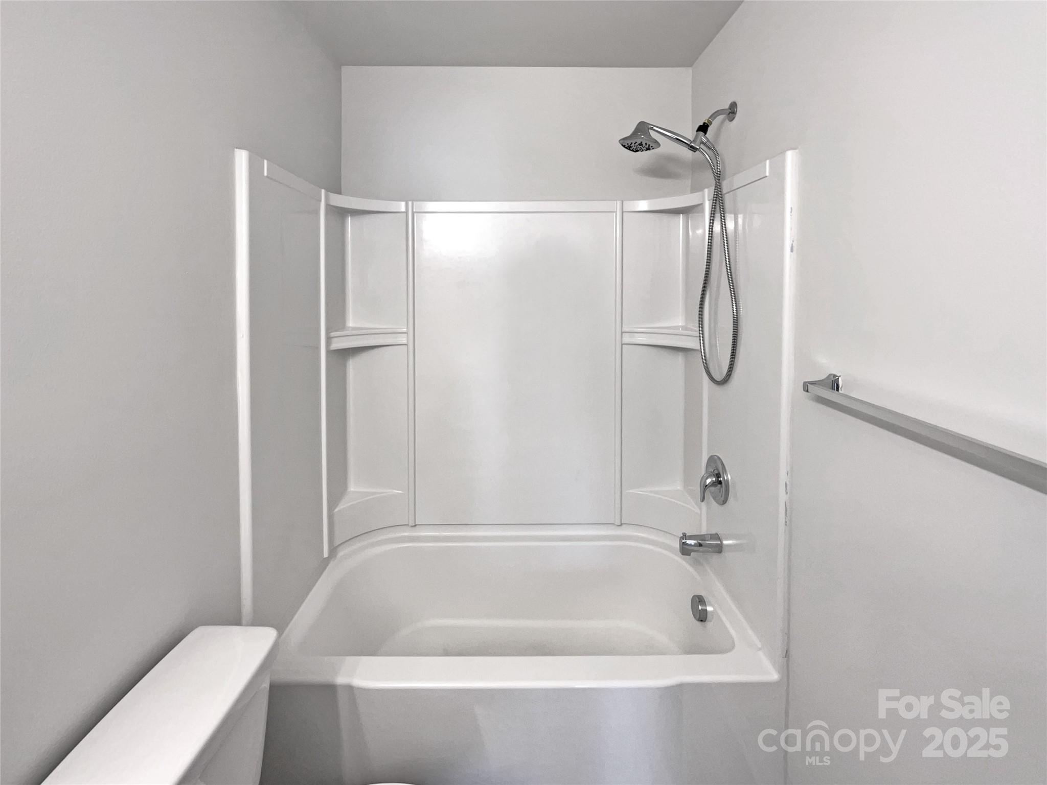 121 Woodbridge Circle Property Photo 17