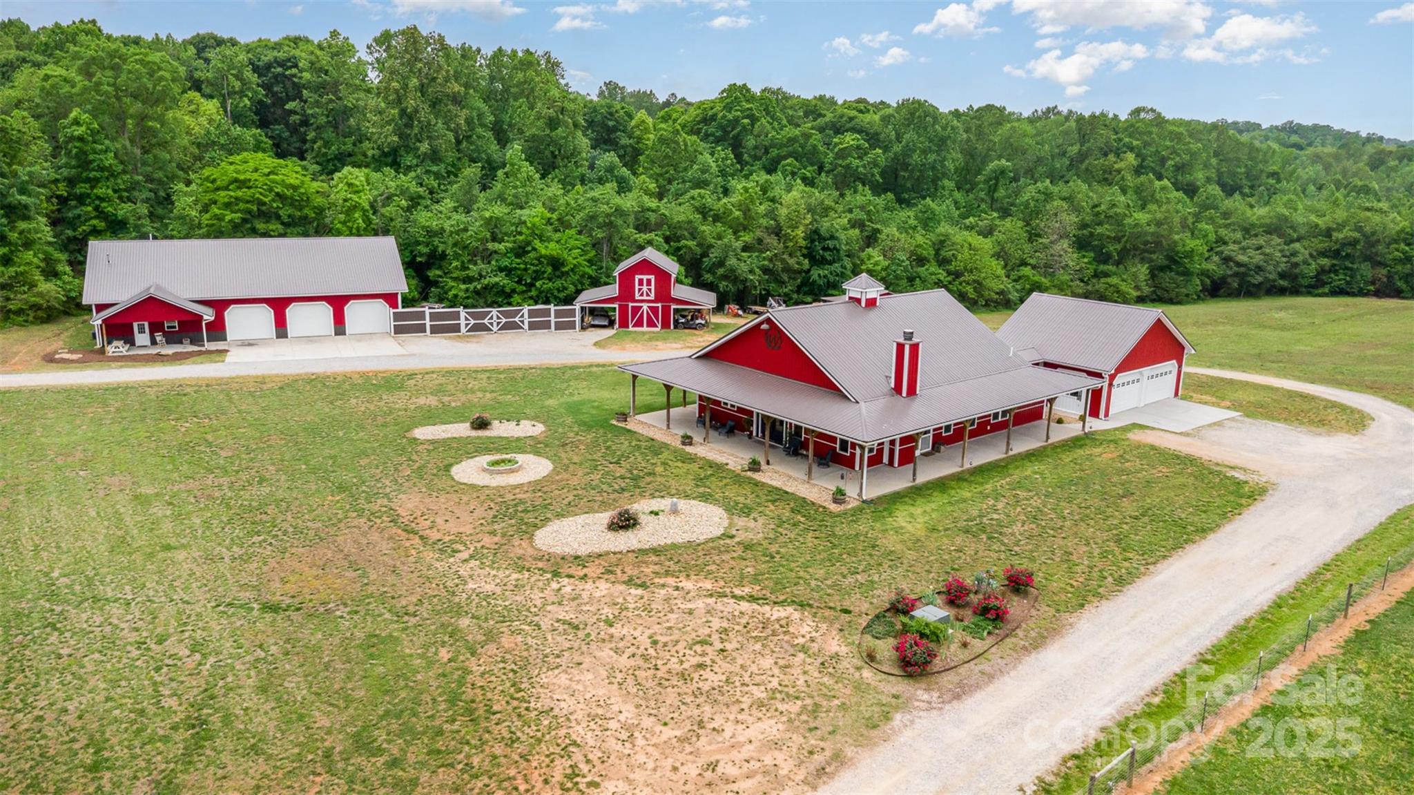 223 Scottish Drive Property Photo 1