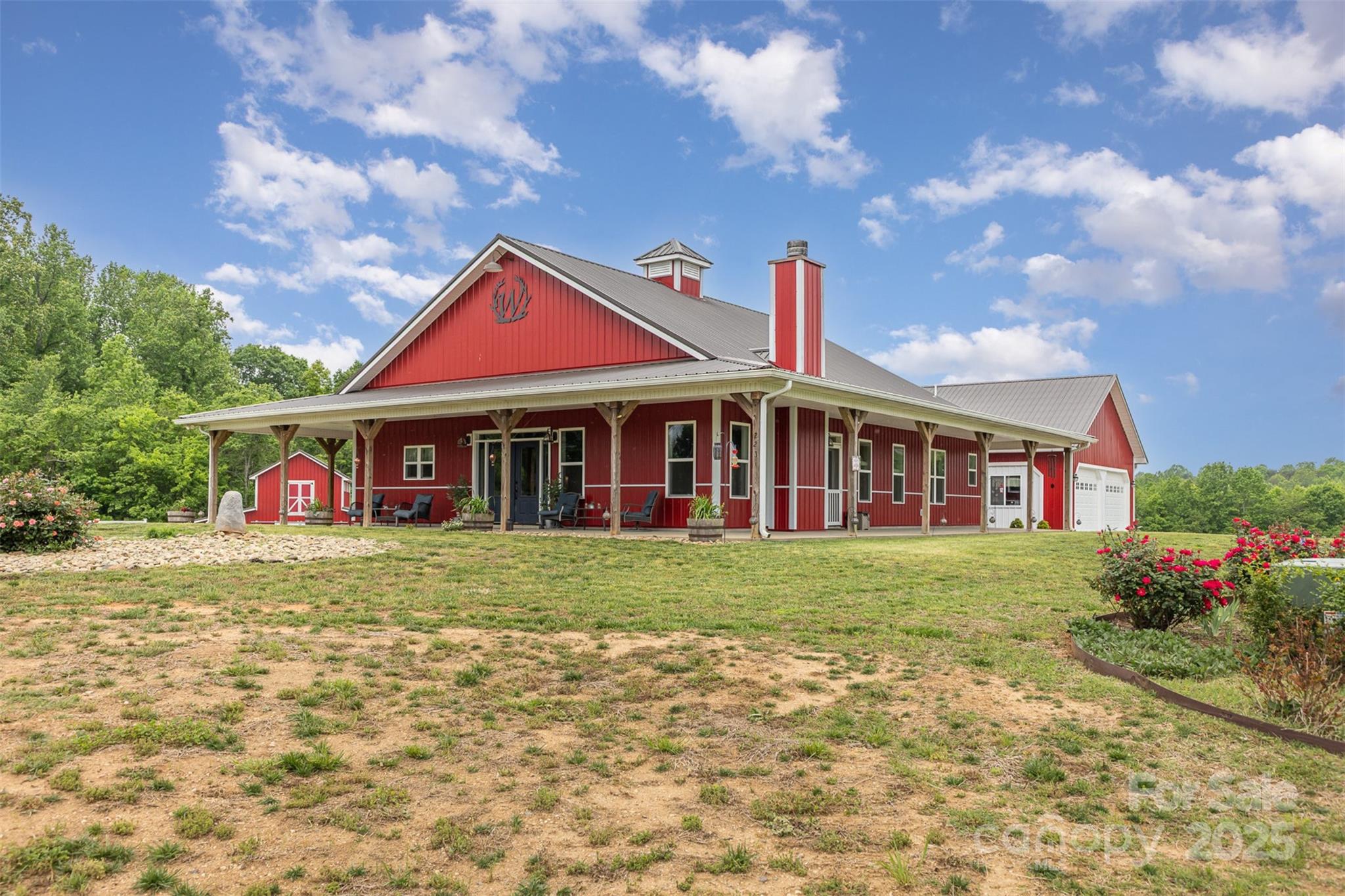 223 Scottish Drive Property Photo 2