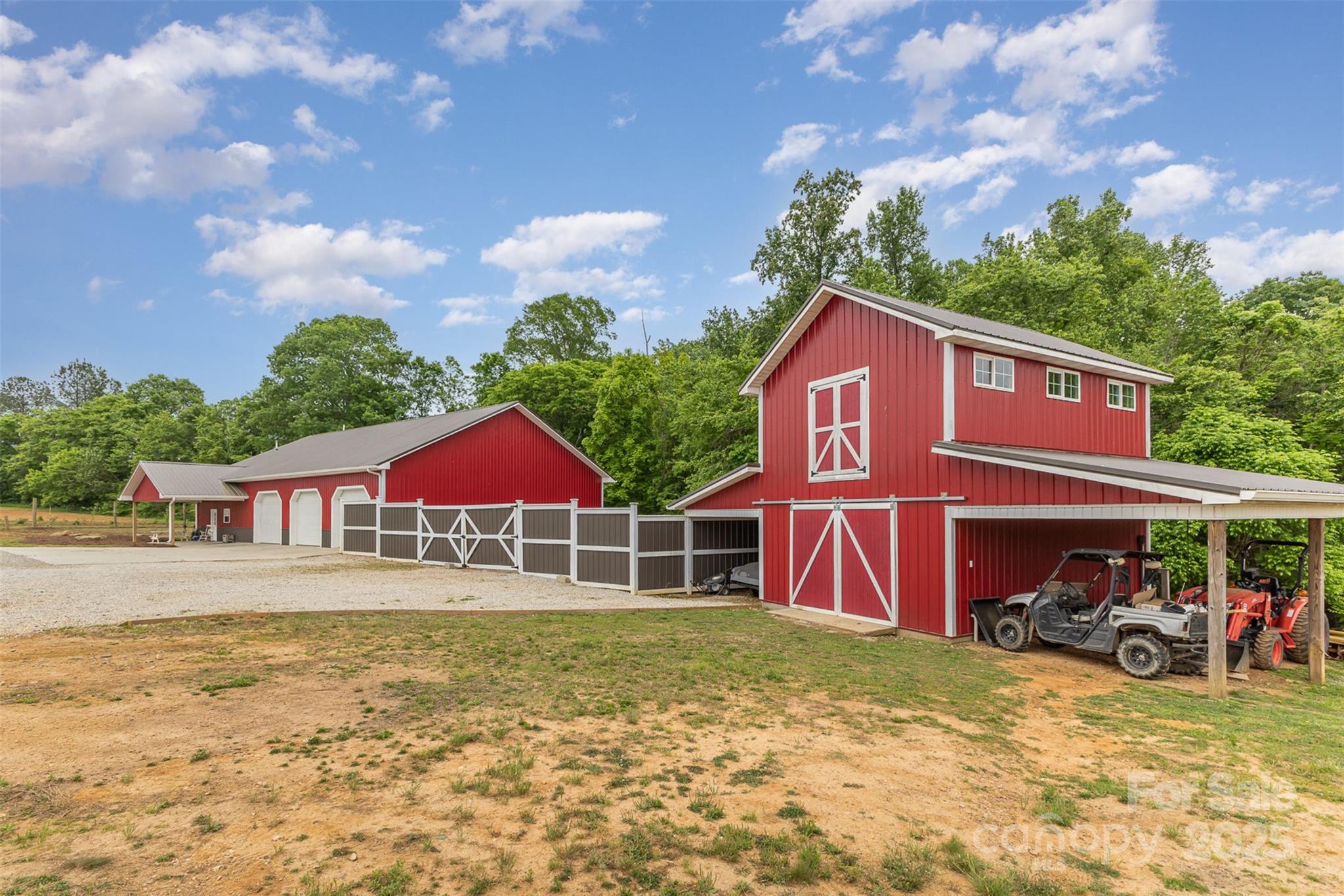 223 Scottish Drive Property Photo 3