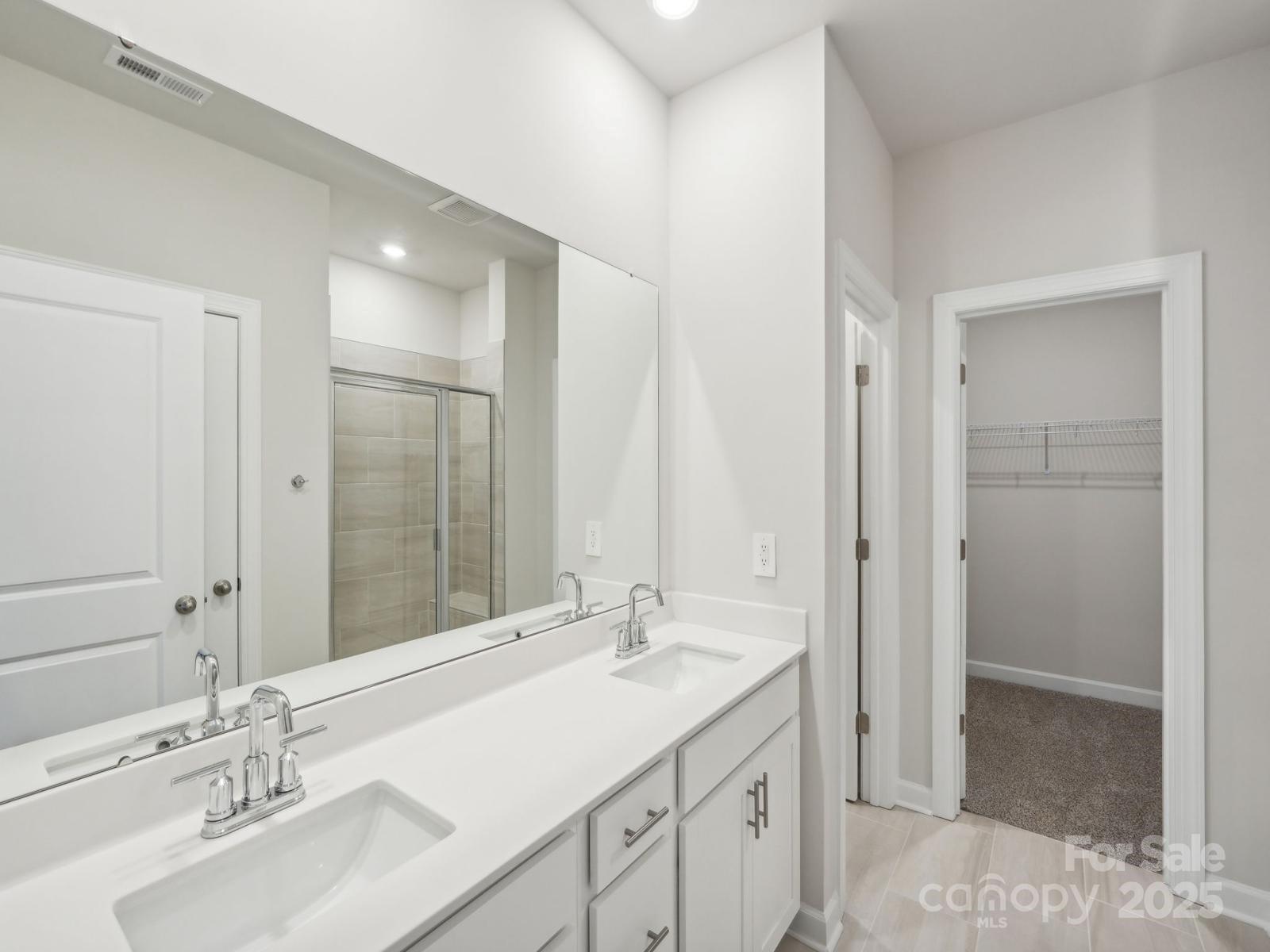 1422 Windy Park Drive Property Photo 7
