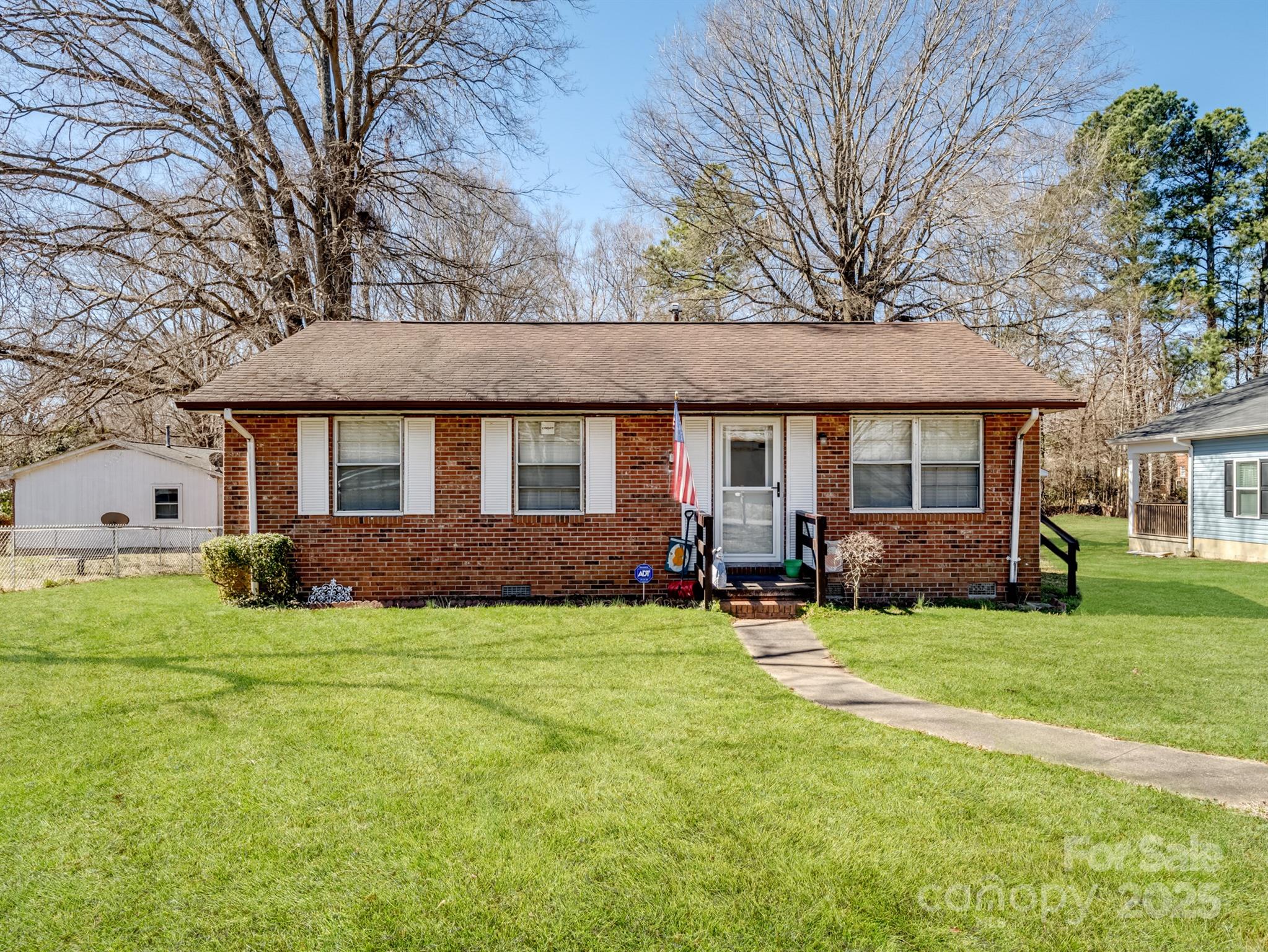 506 Bond Street Property Photo