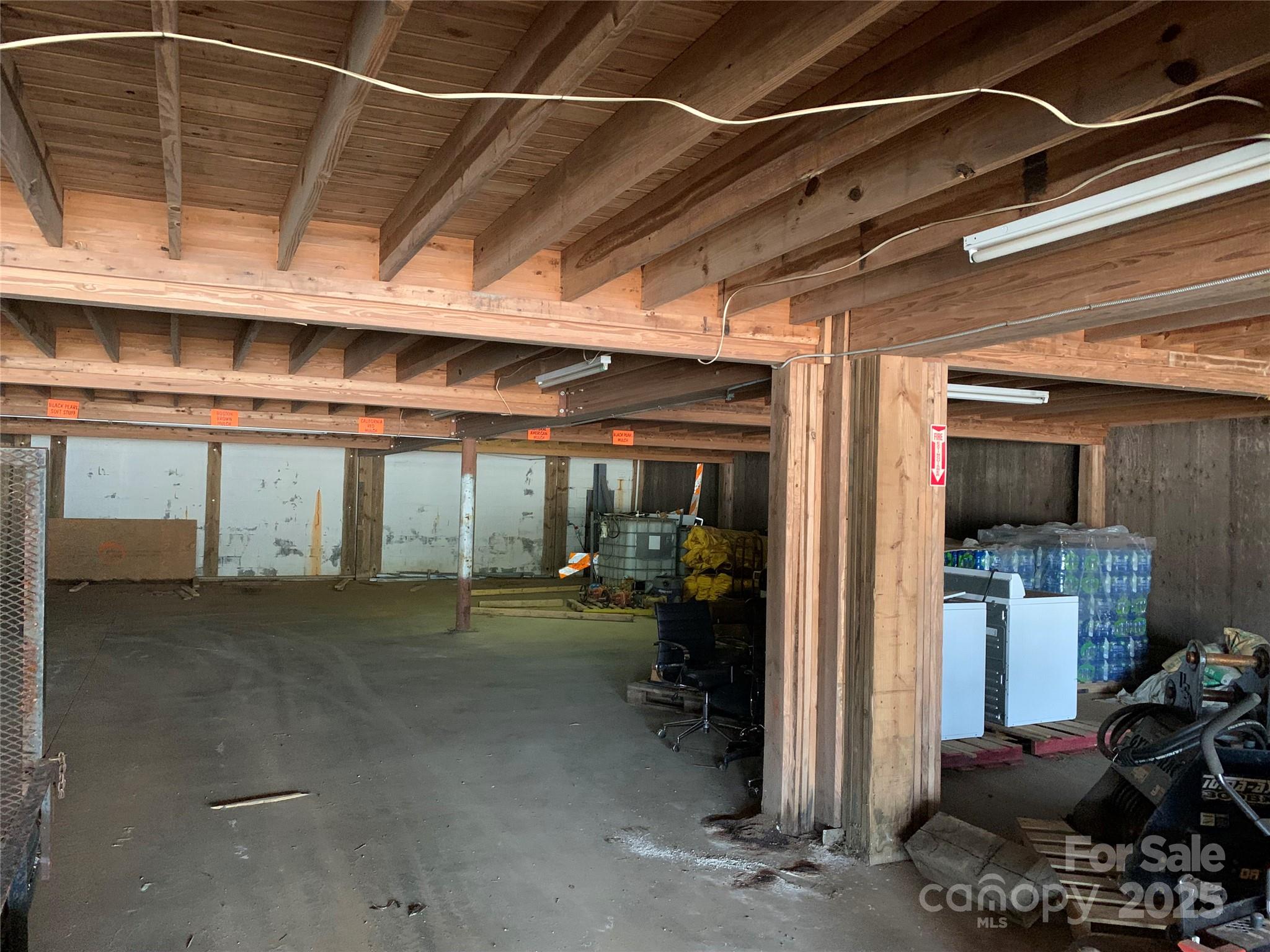 4860 S Depot Street Property Photo 8