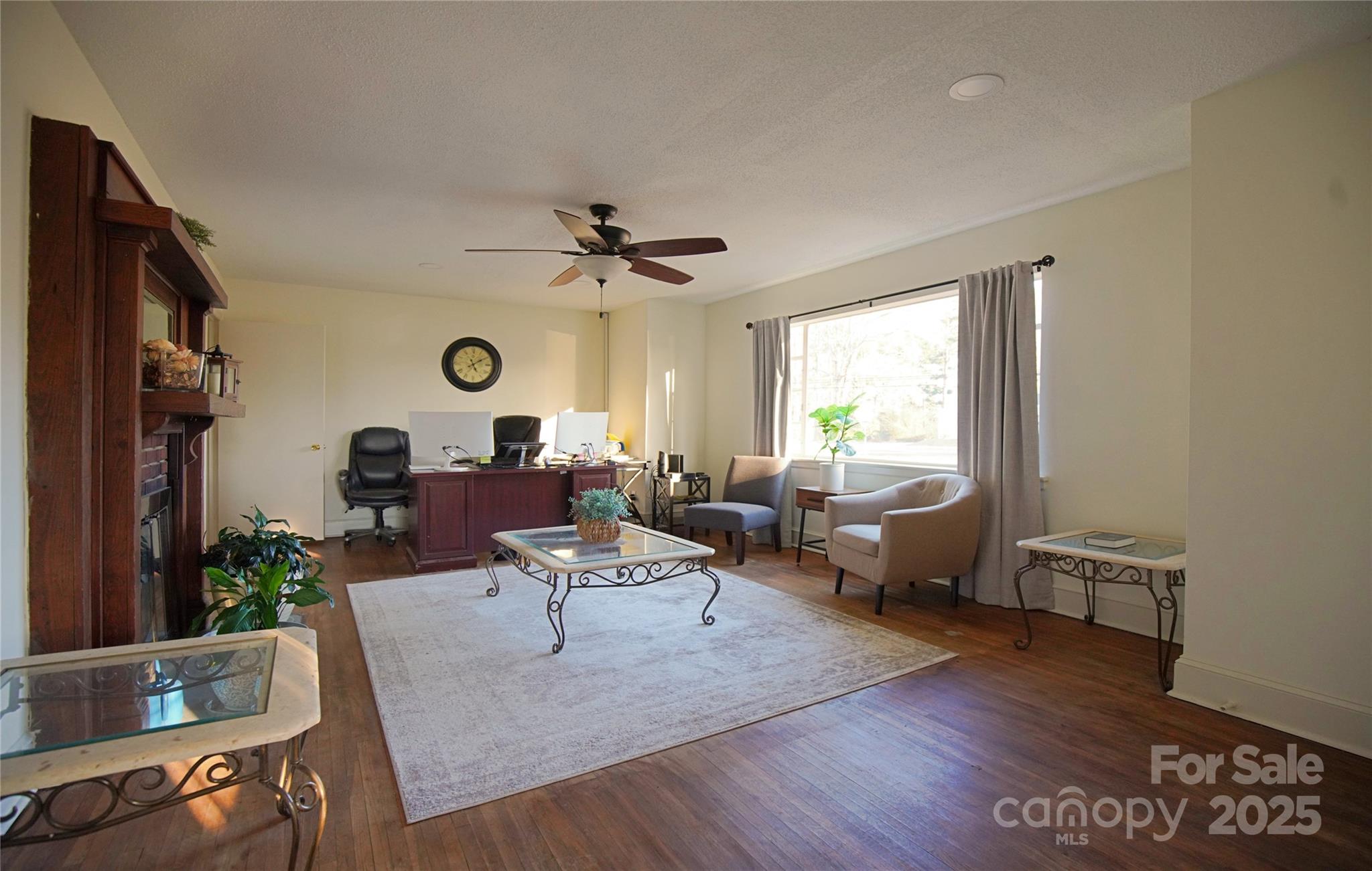 7830 Large Oak Lane Property Photo 4