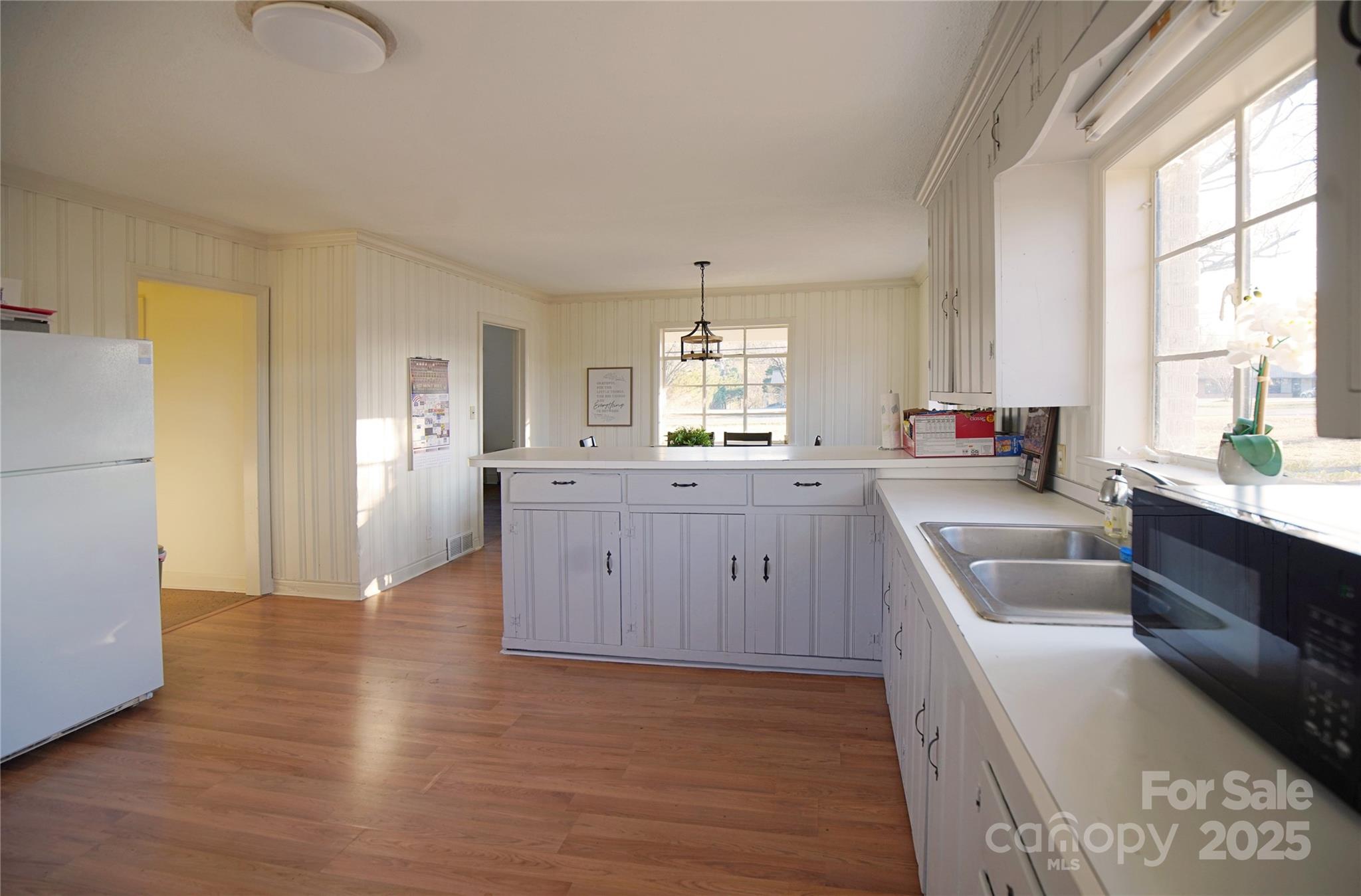 7830 Large Oak Lane Property Photo 6