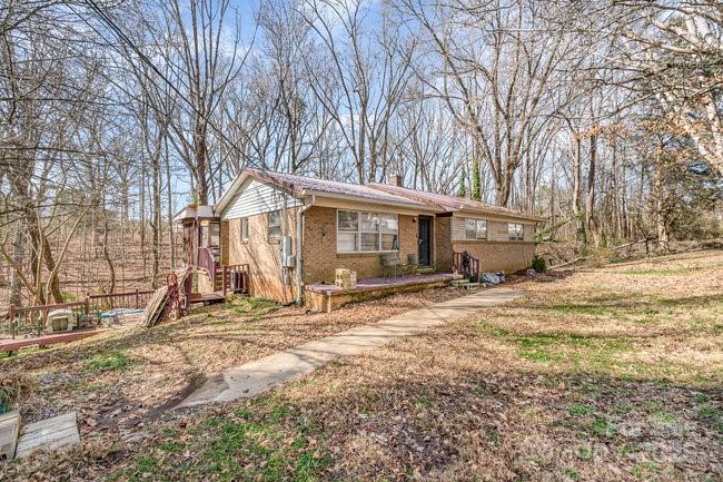 100 Ponder Road Property Photo