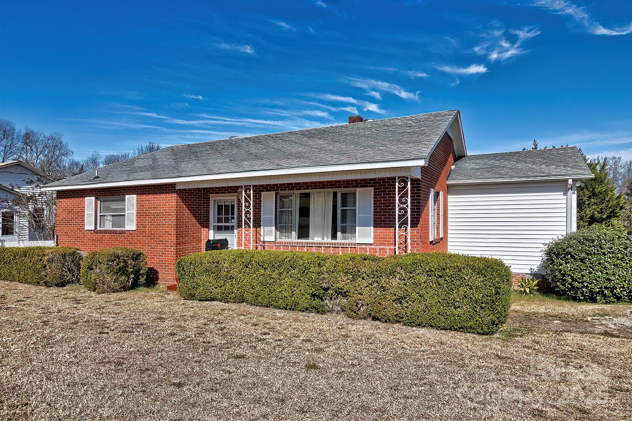 321 E Sewell Street Property Photo