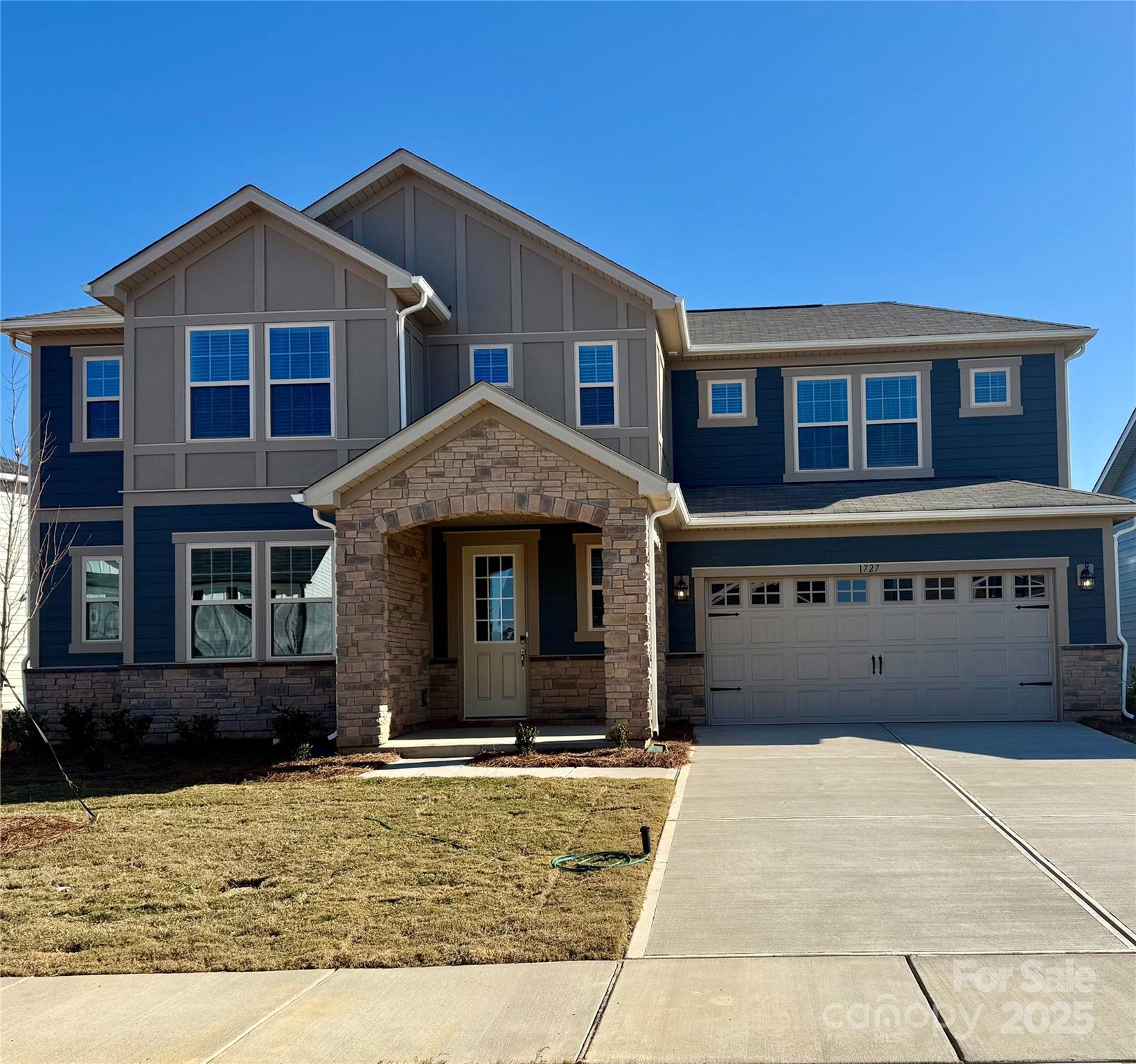 28112 Real Estate Listings Main Image