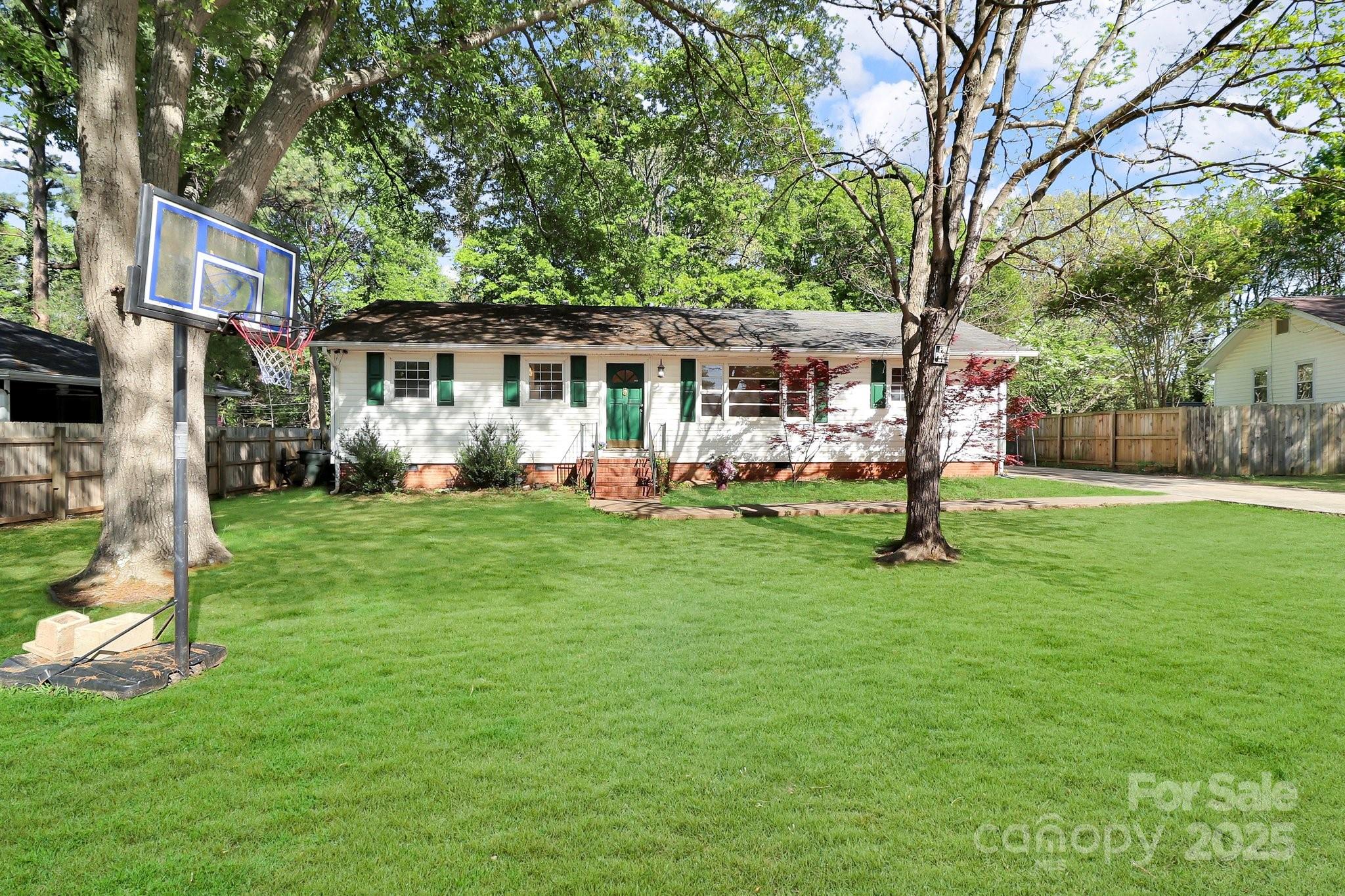 908 Dogwood Drive Property Photo