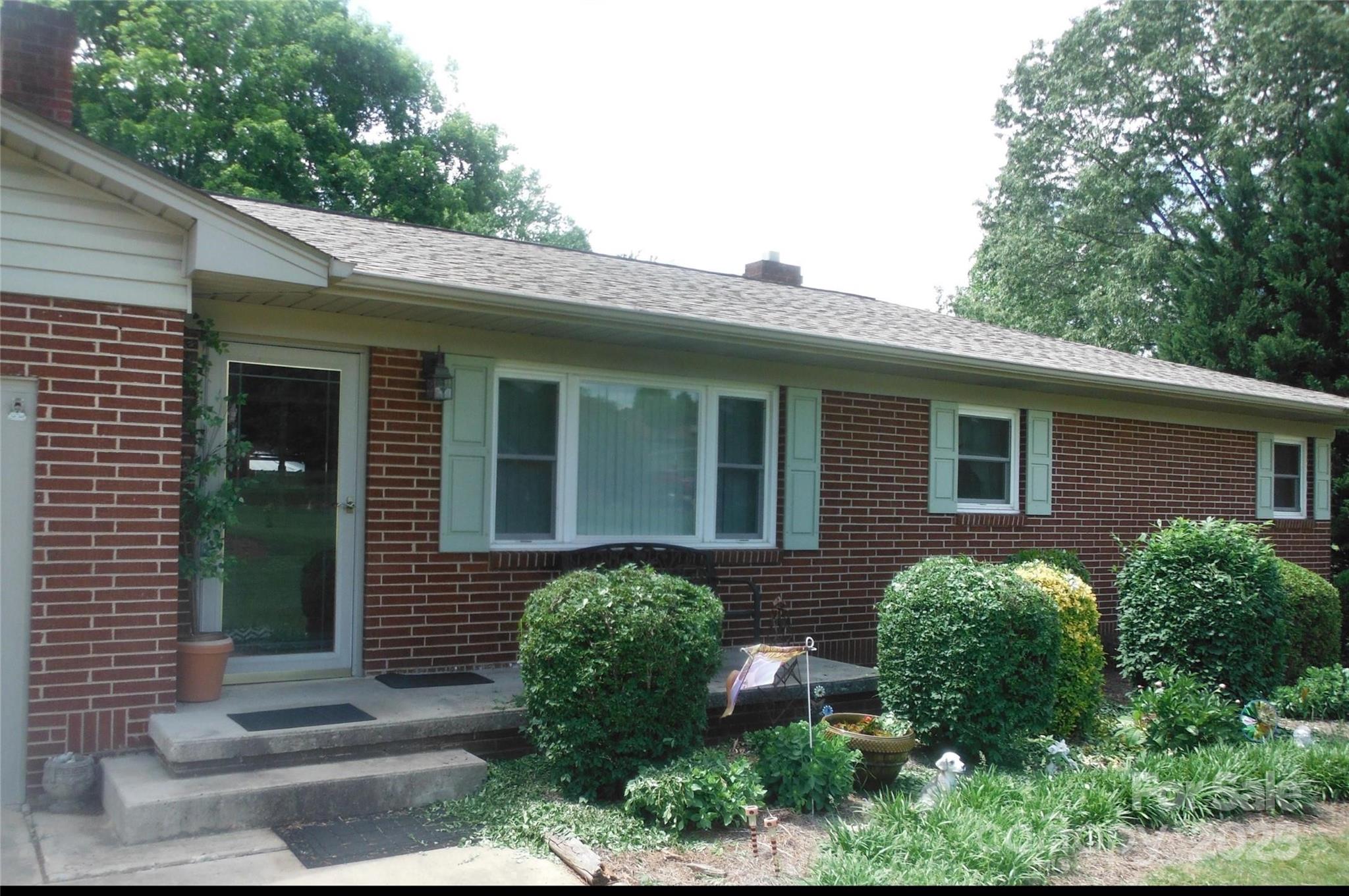 3820 Laurelwood Road Property Photo