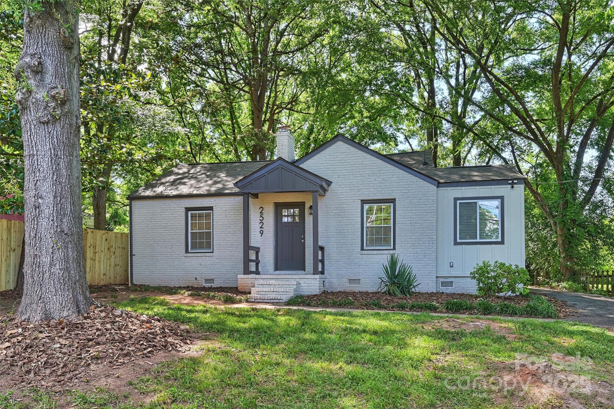 2529 Grimes Street Property Photo