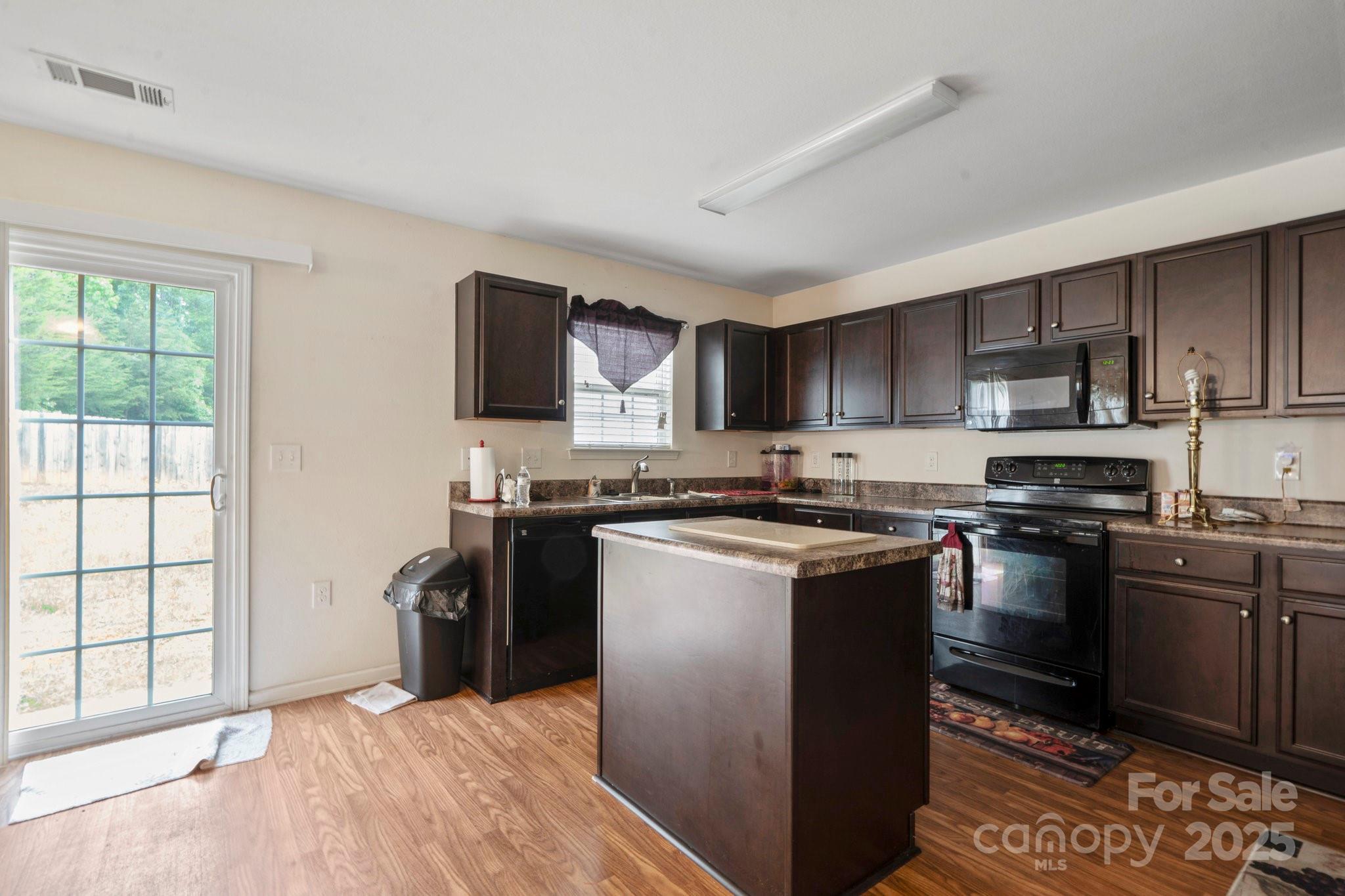 3627 Alexander Forest Drive Property Photo 13