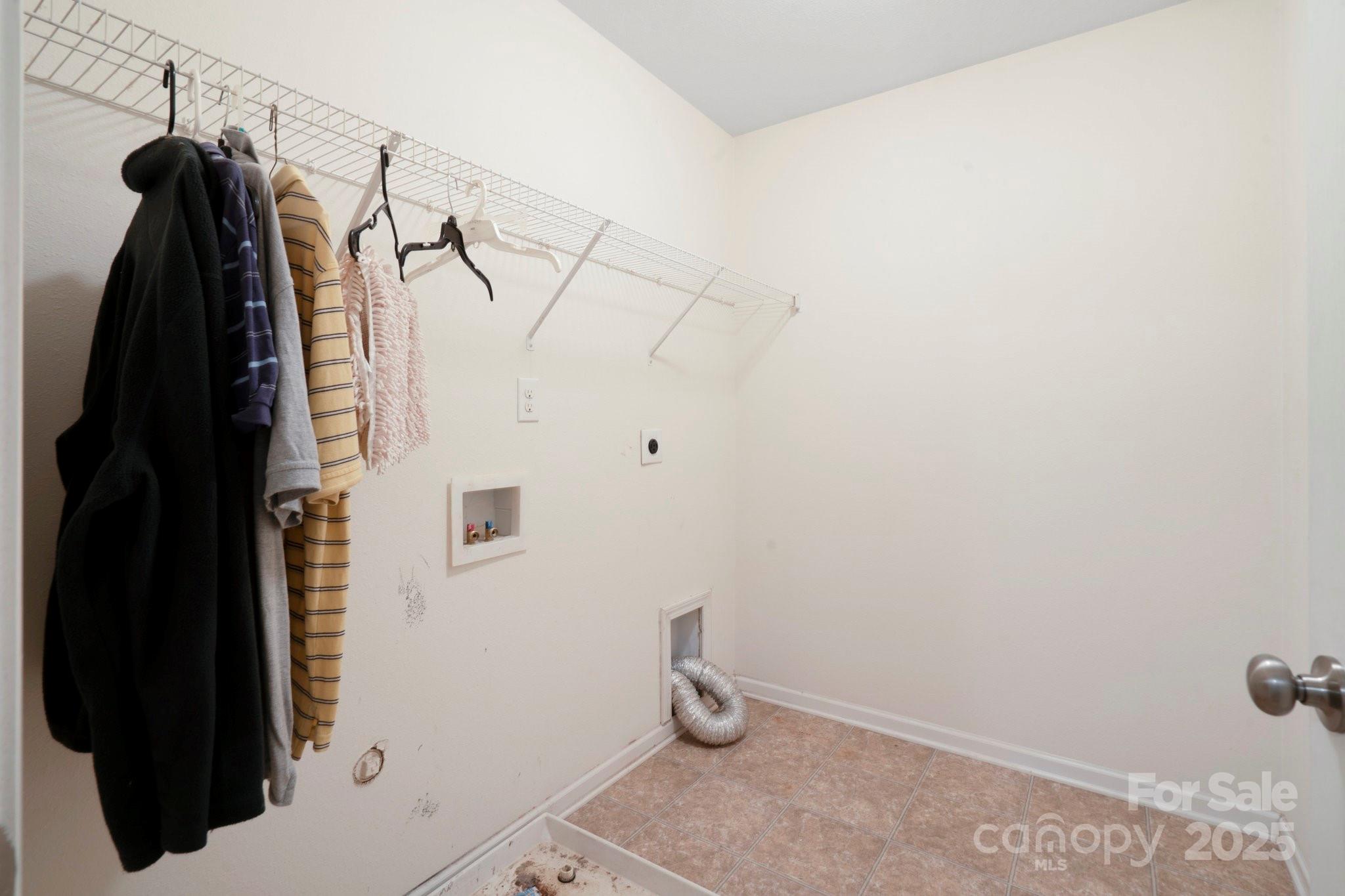 3627 Alexander Forest Drive Property Photo 15