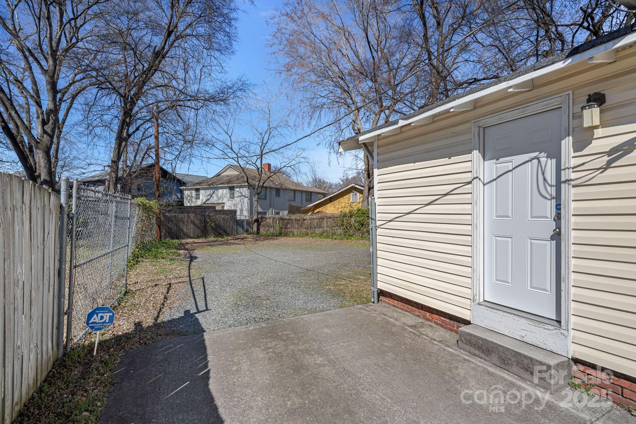 1714 S Tryon Street Property Photo 18