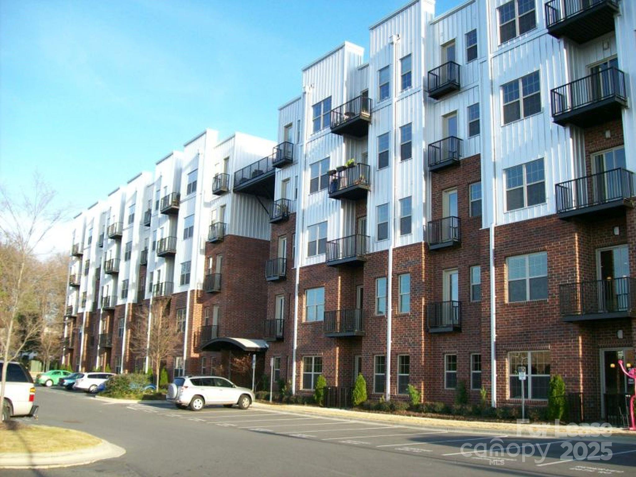 28th Row Real Estate Listings Main Image
