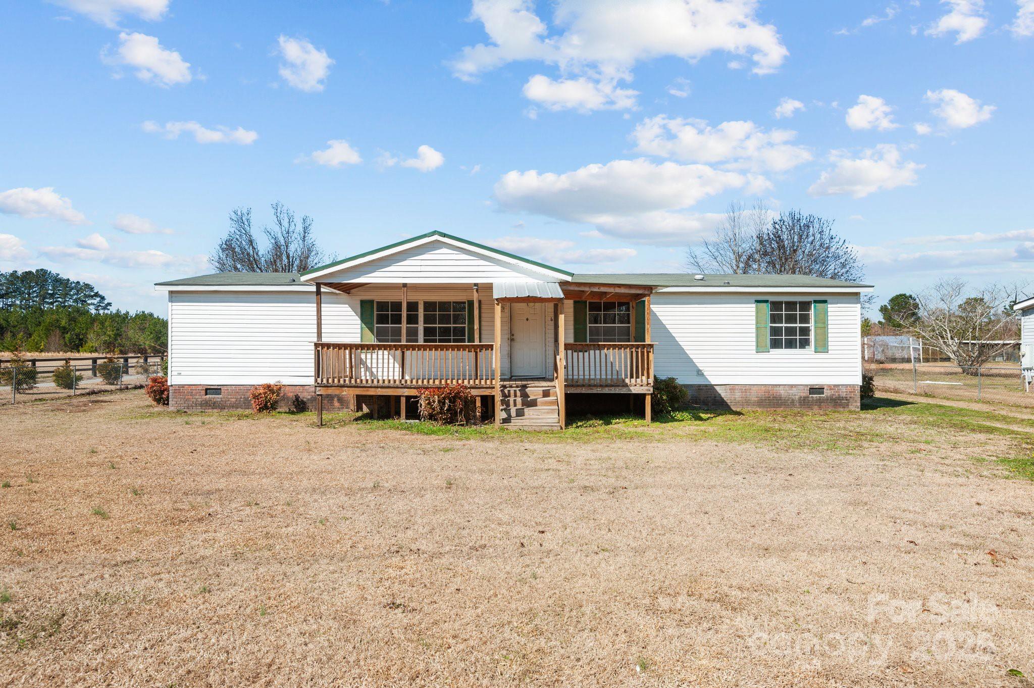 686 Casey Road Property Photo