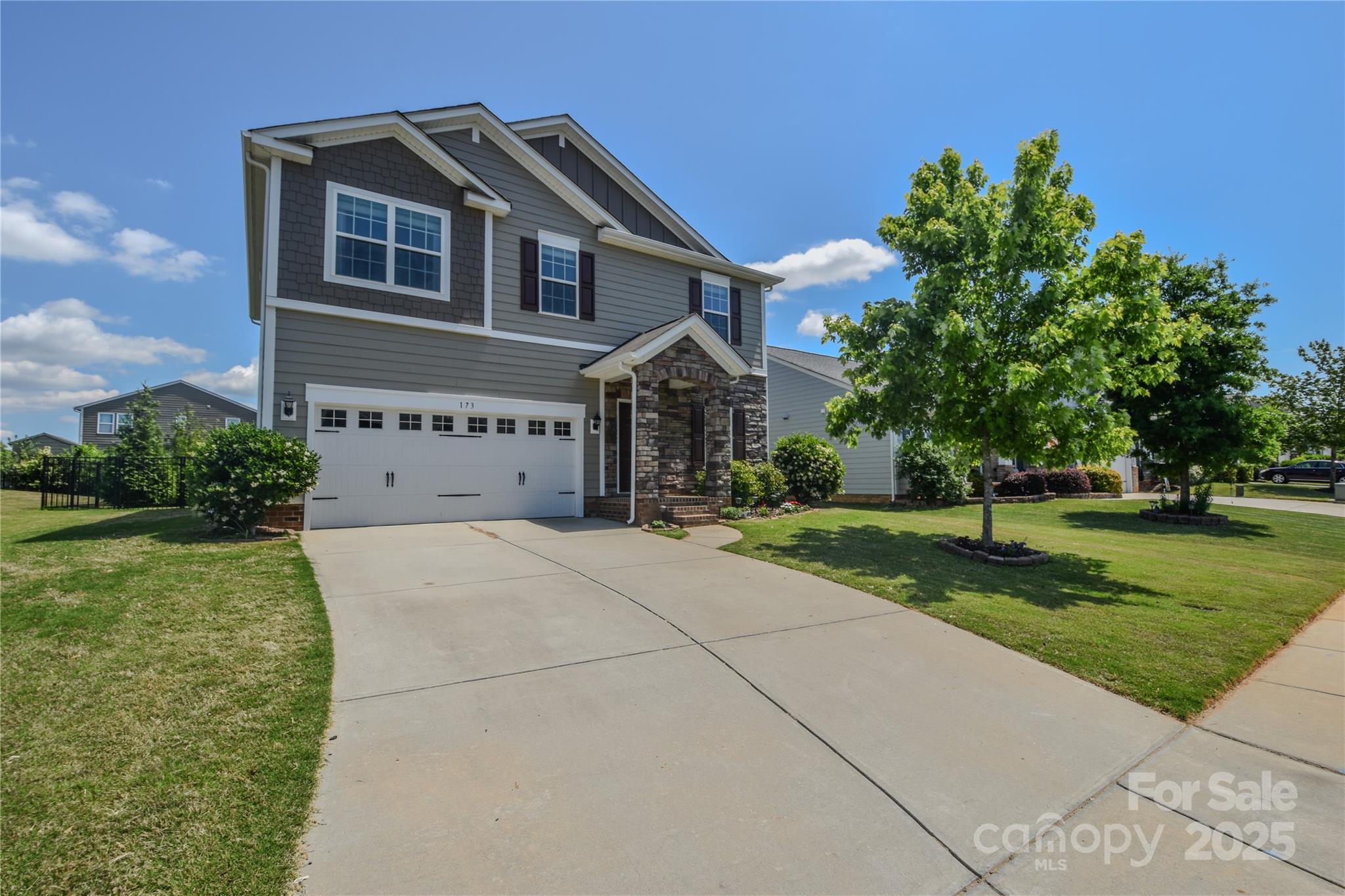 173 Glastonbury Drive Property Photo 1