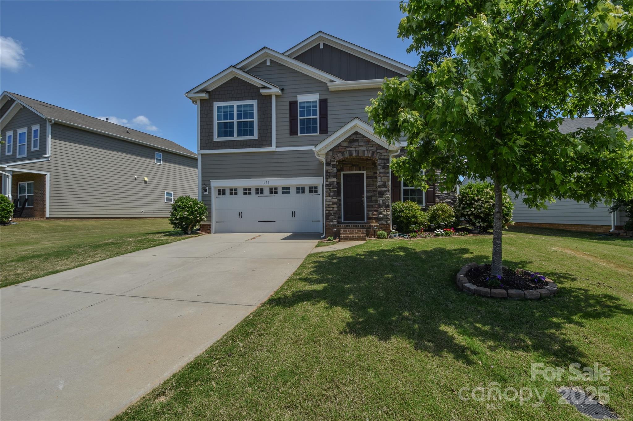 173 Glastonbury Drive Property Photo 2