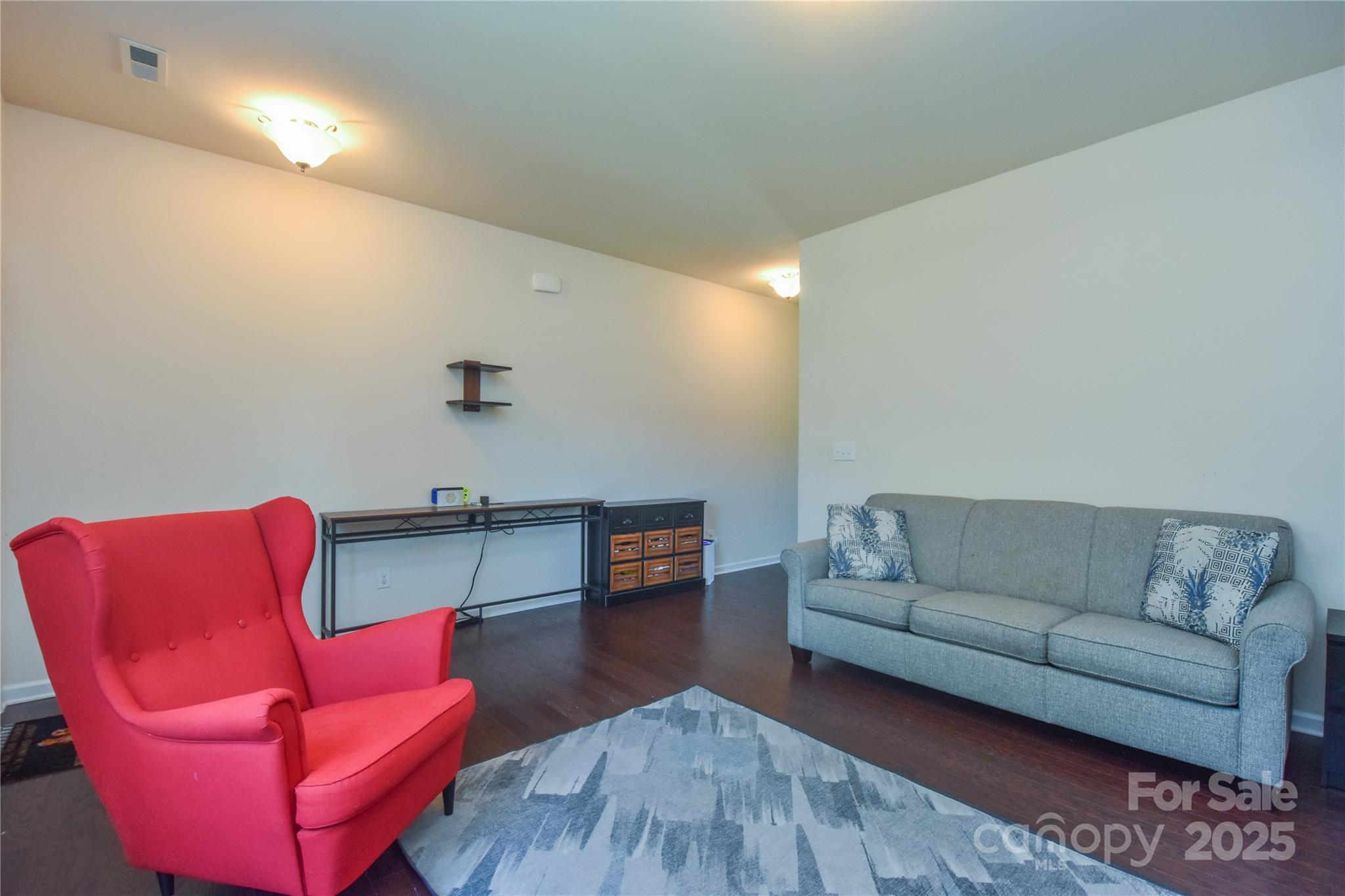 173 Glastonbury Drive Property Photo 7