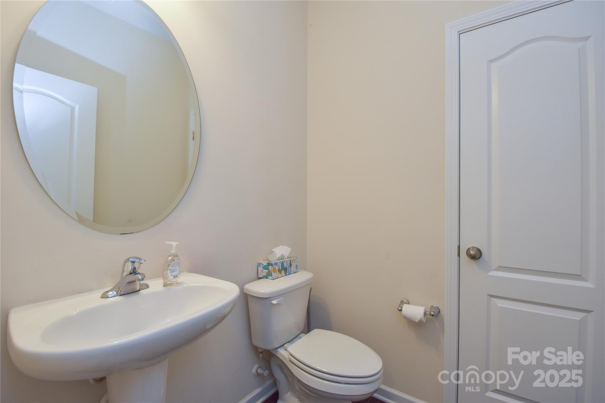 173 Glastonbury Drive Property Photo 8