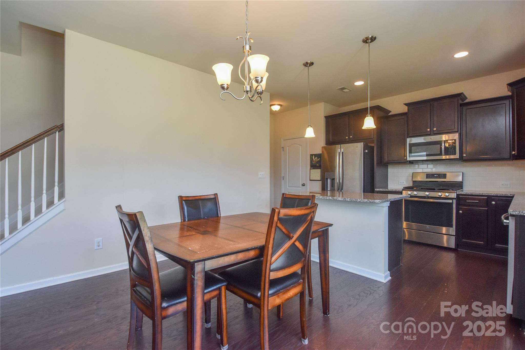 173 Glastonbury Drive Property Photo 13