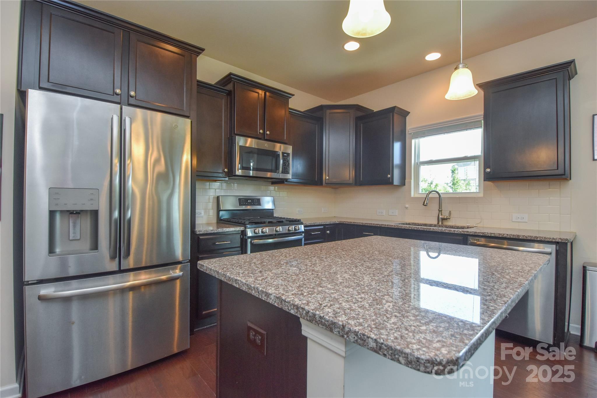 173 Glastonbury Drive Property Photo 14