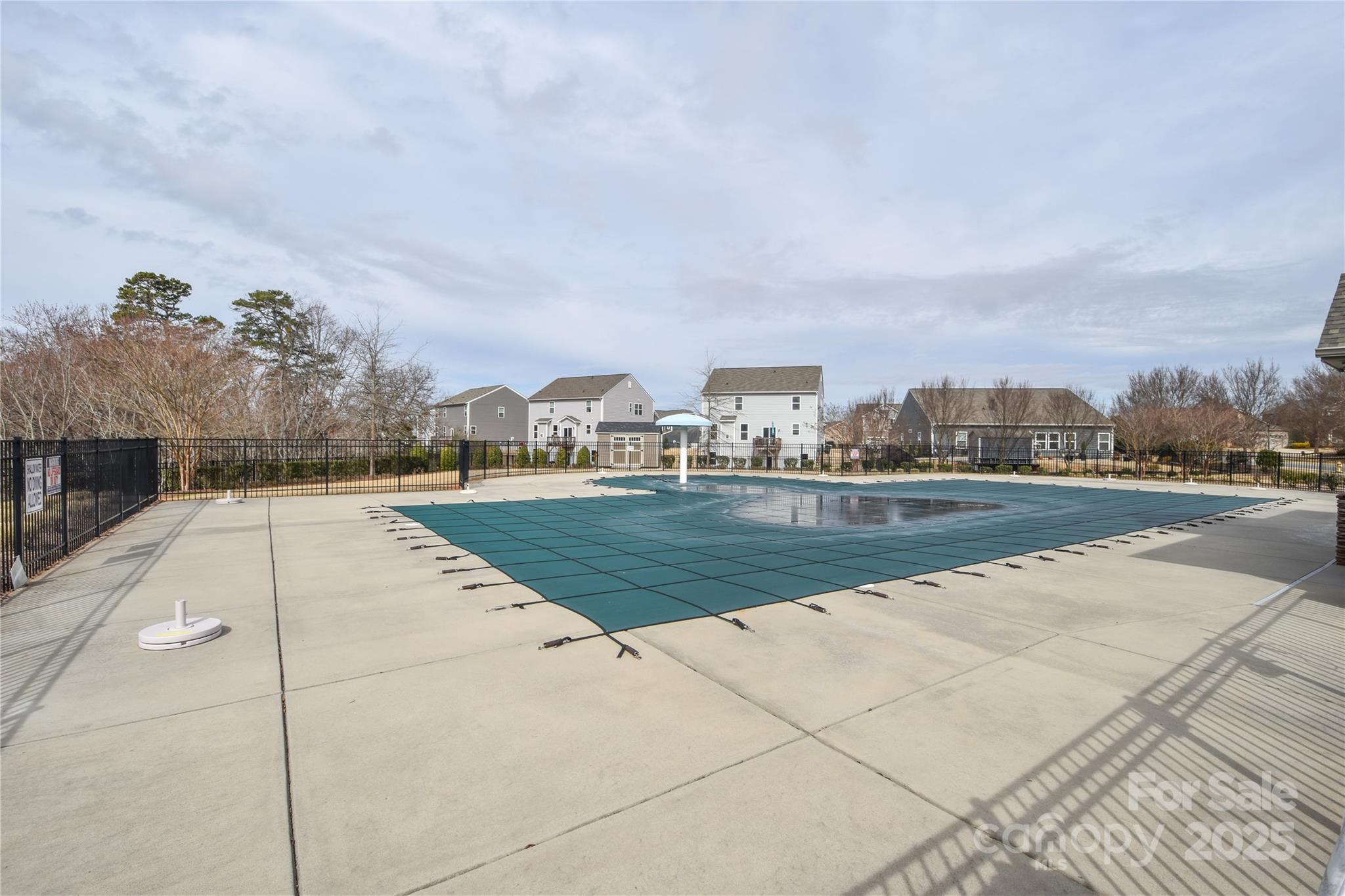 173 Glastonbury Drive Property Photo 39