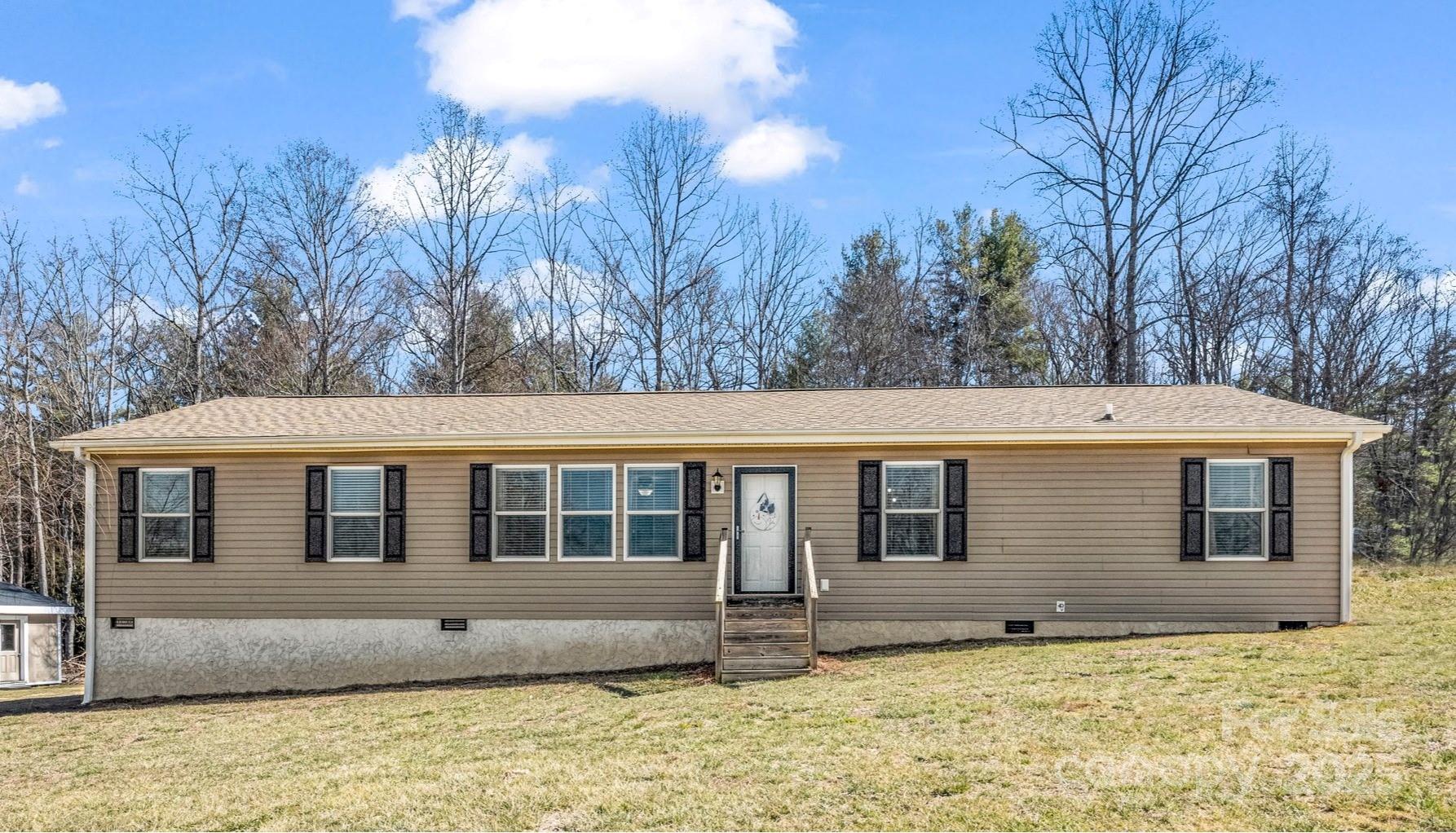 981 Gilliam Mountain Road Property Photo