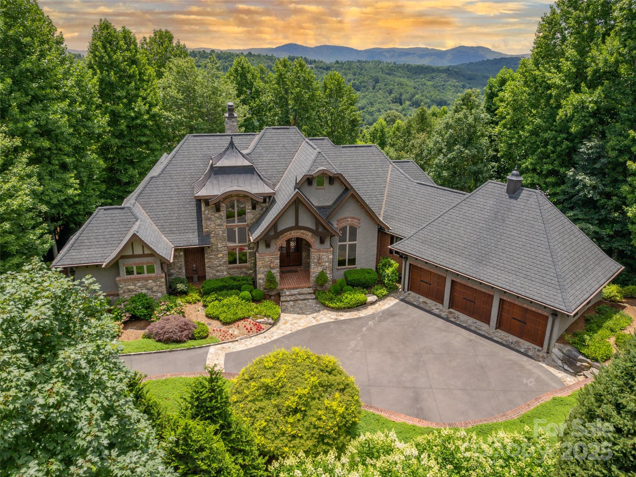307 Piney Knoll Lane Property Photo